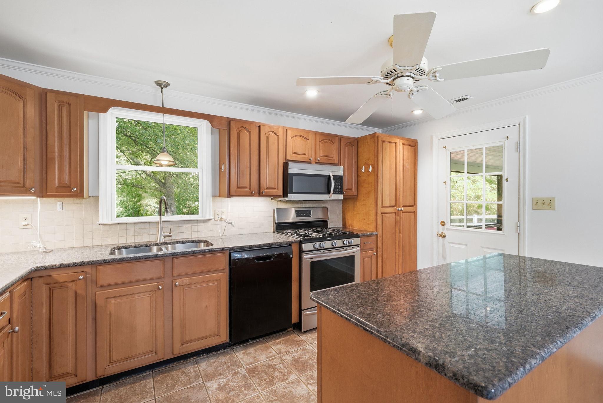 CHESAPEAKE LANDING - Residential