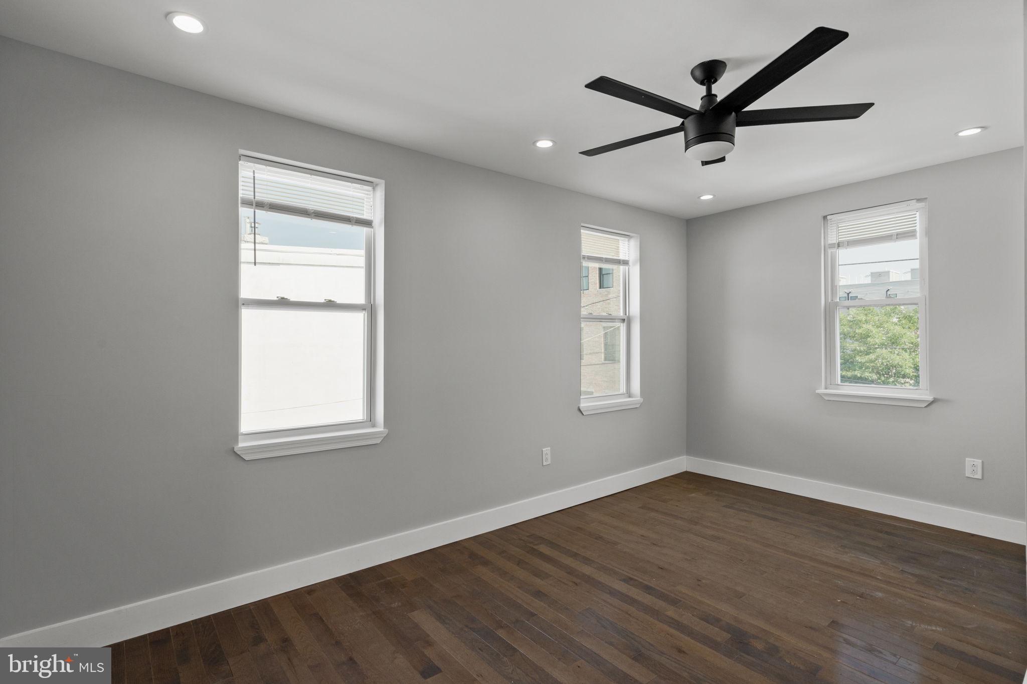 POINT BREEZE - Residential
