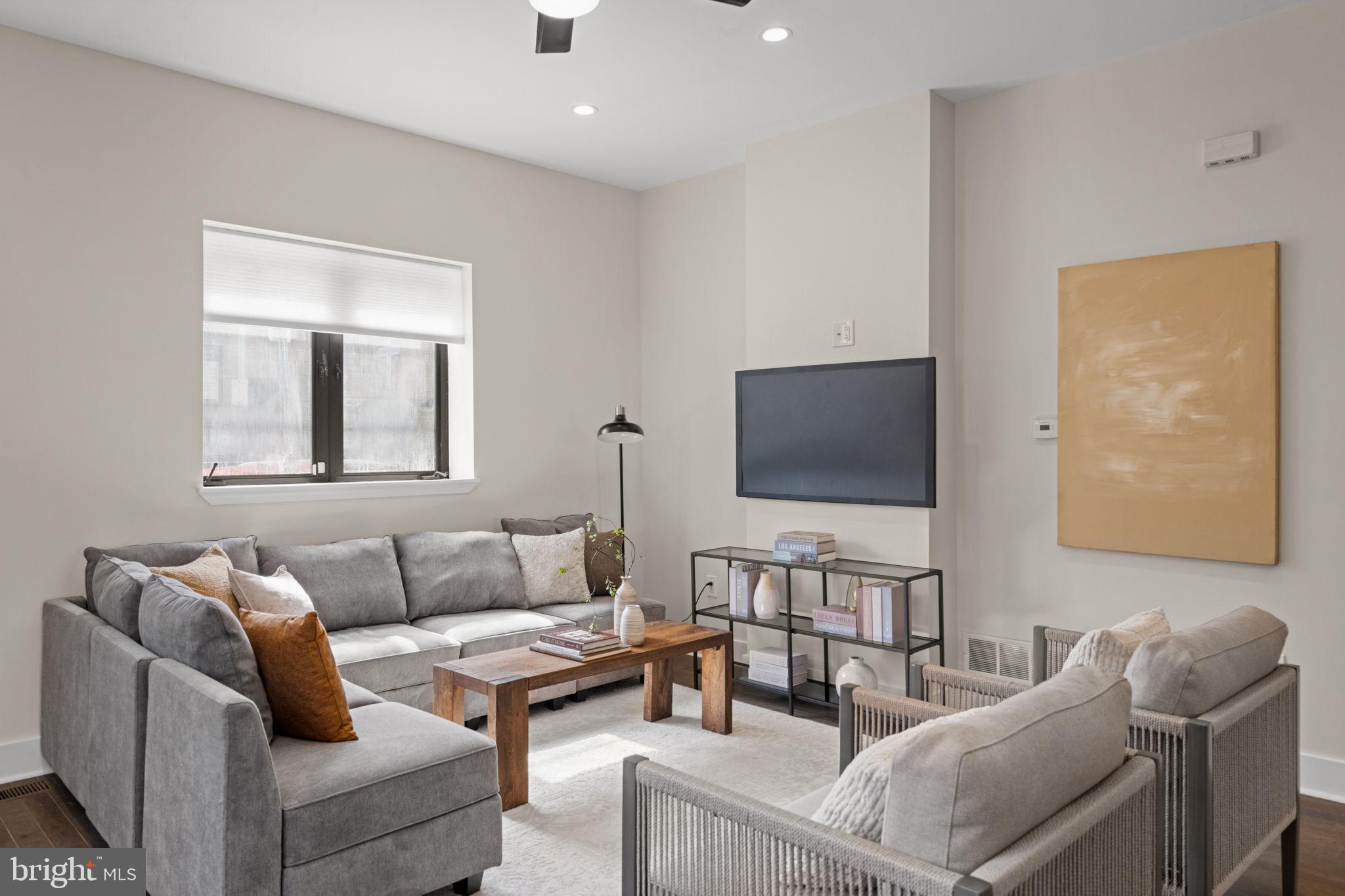 POINT BREEZE - Residential