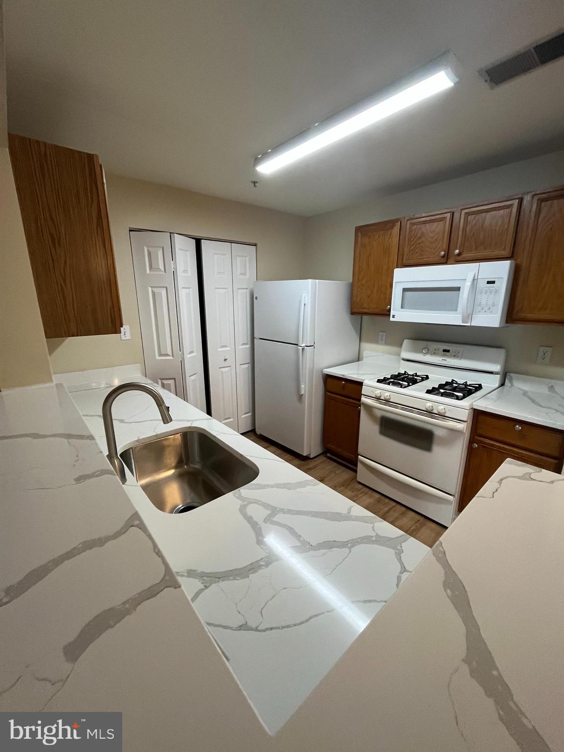 STRATFORD CONDO BULL RUN - Residential Lease