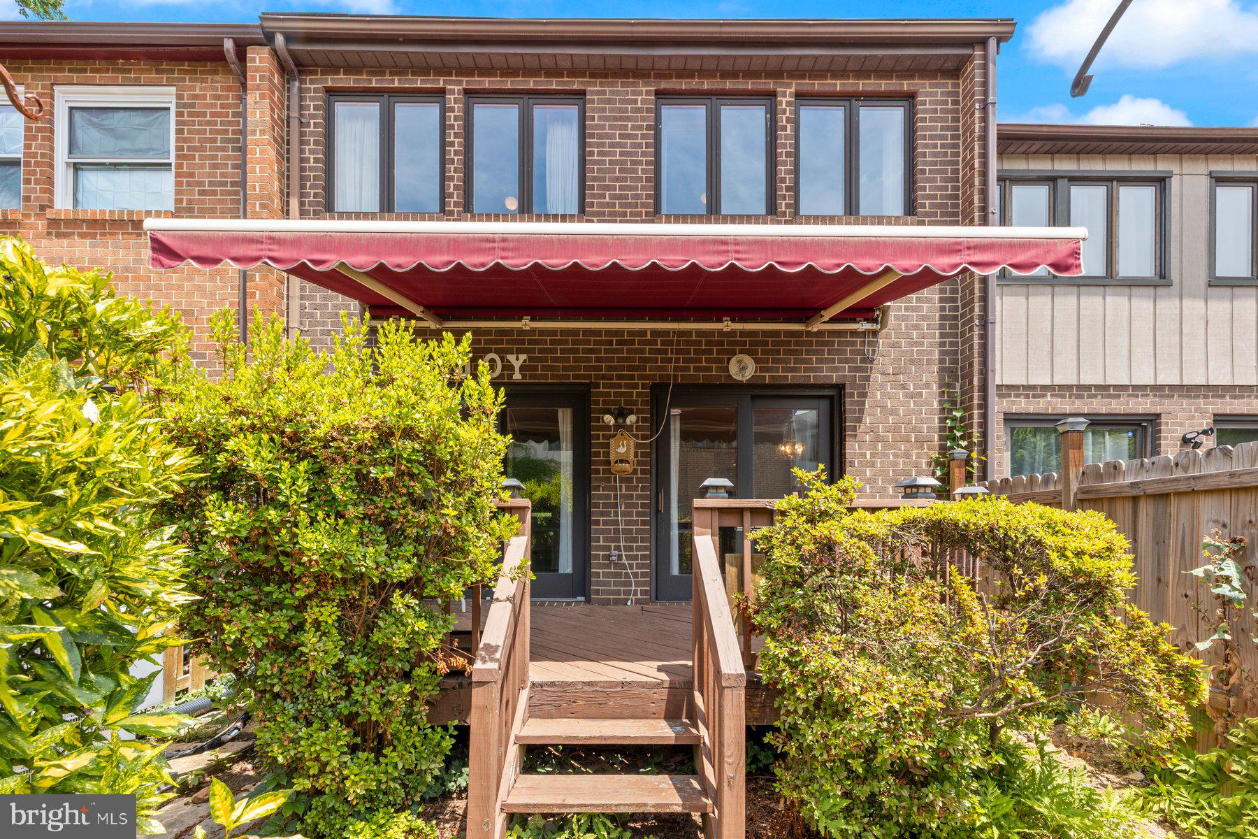 HOLLOW OAKS - Residential