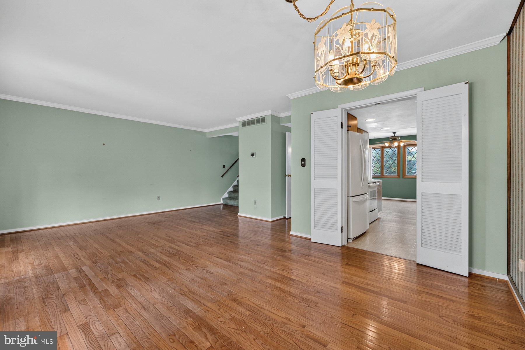 HOLLOW OAKS - Residential
