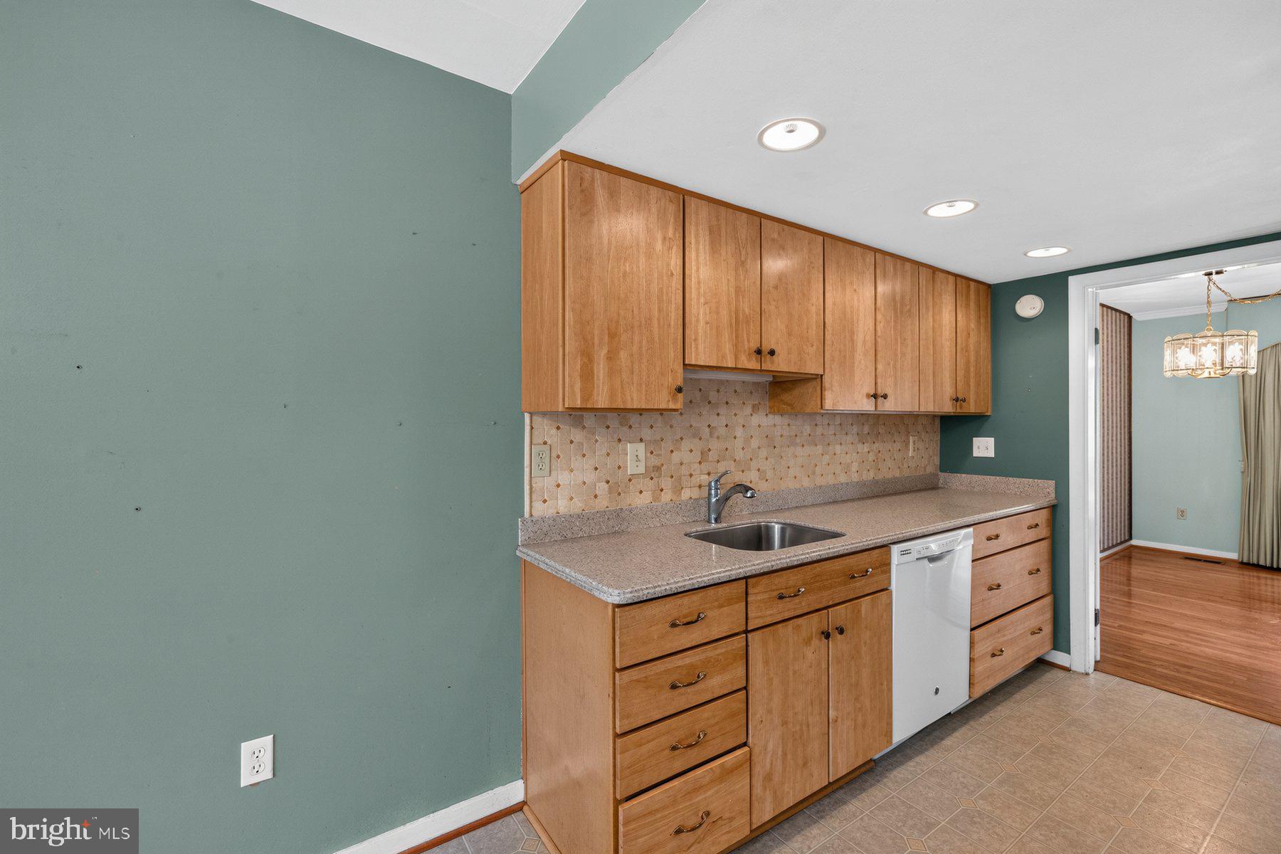 HOLLOW OAKS - Residential