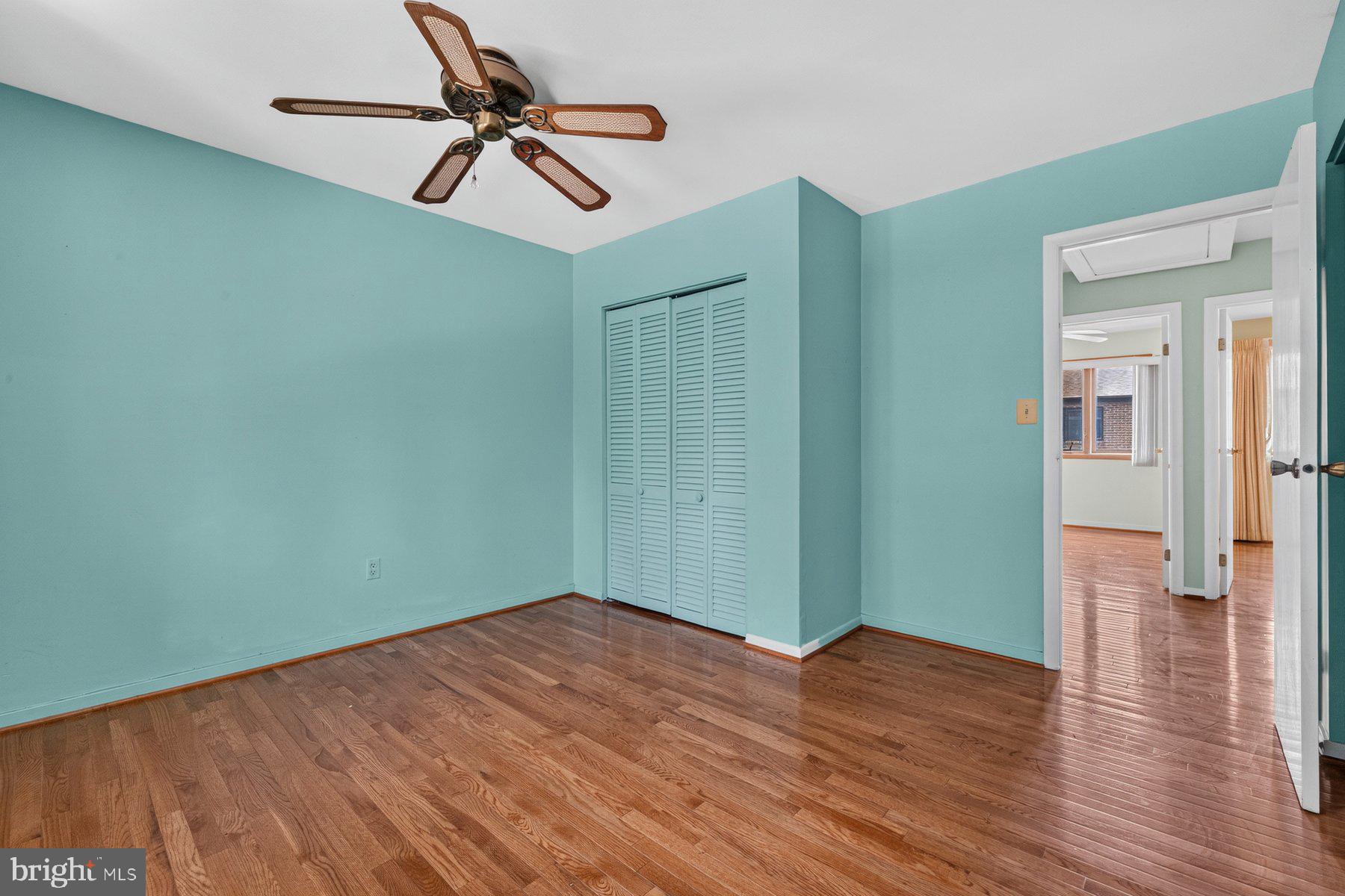 HOLLOW OAKS - Residential