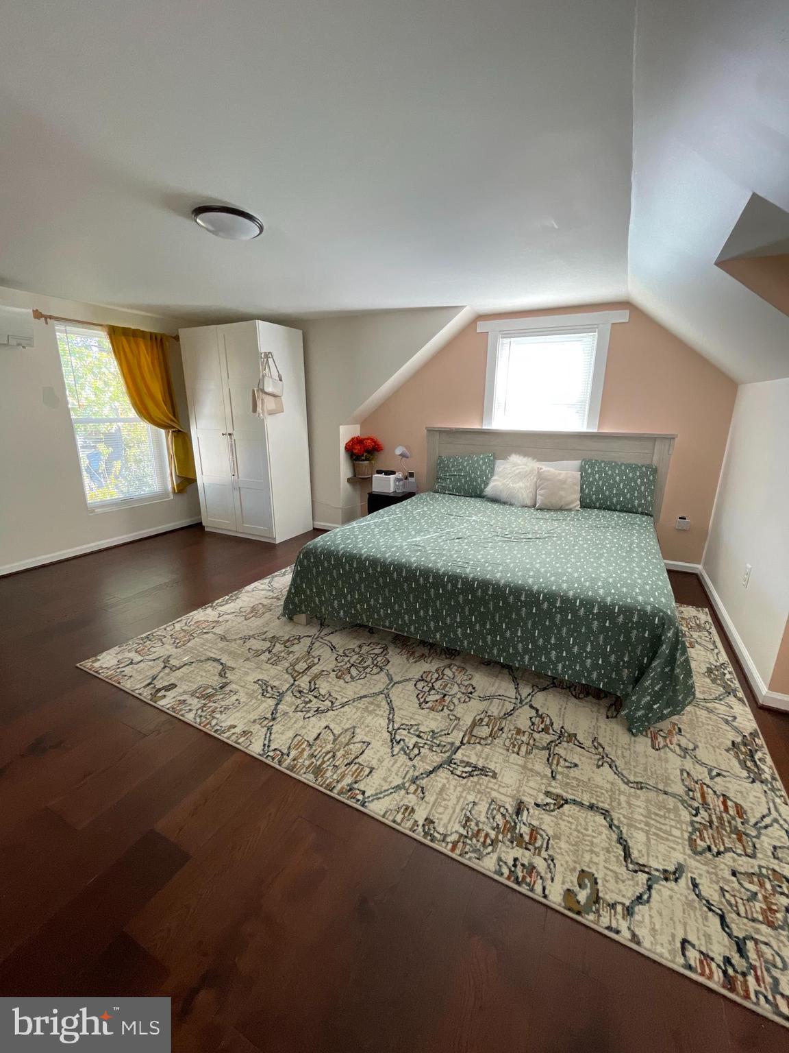 HILLENDALE PARK - Residential Lease