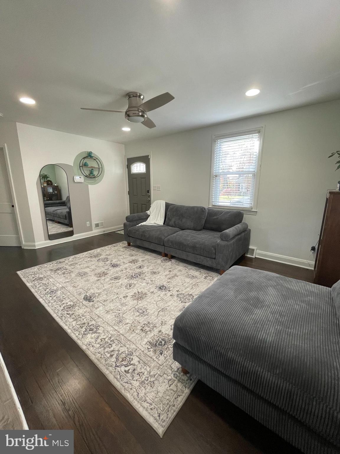 HILLENDALE PARK - Residential Lease