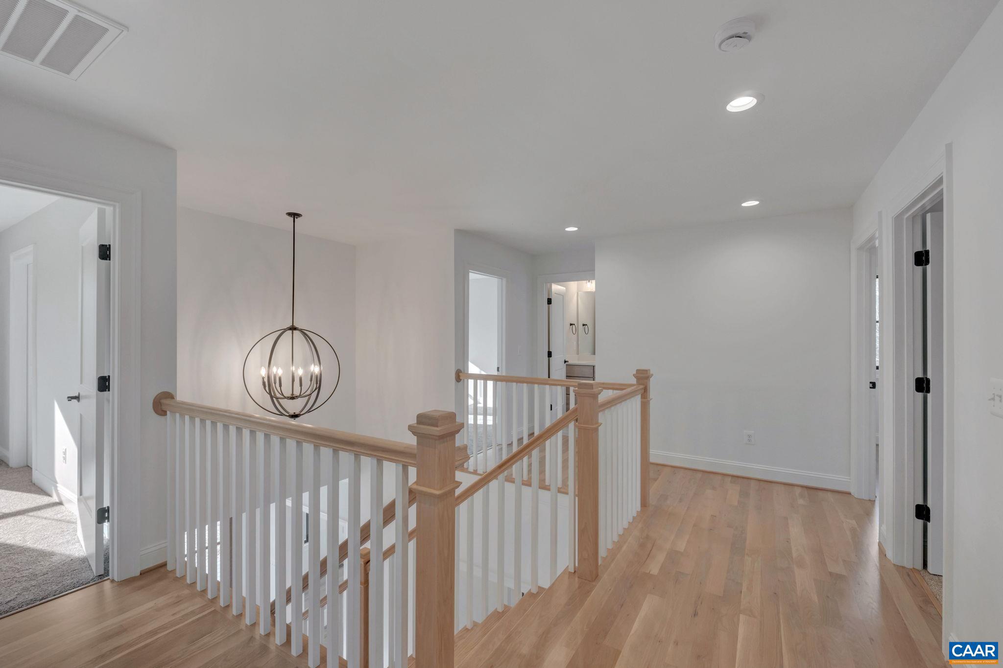 MONTGOMERY RIDGE - Residential