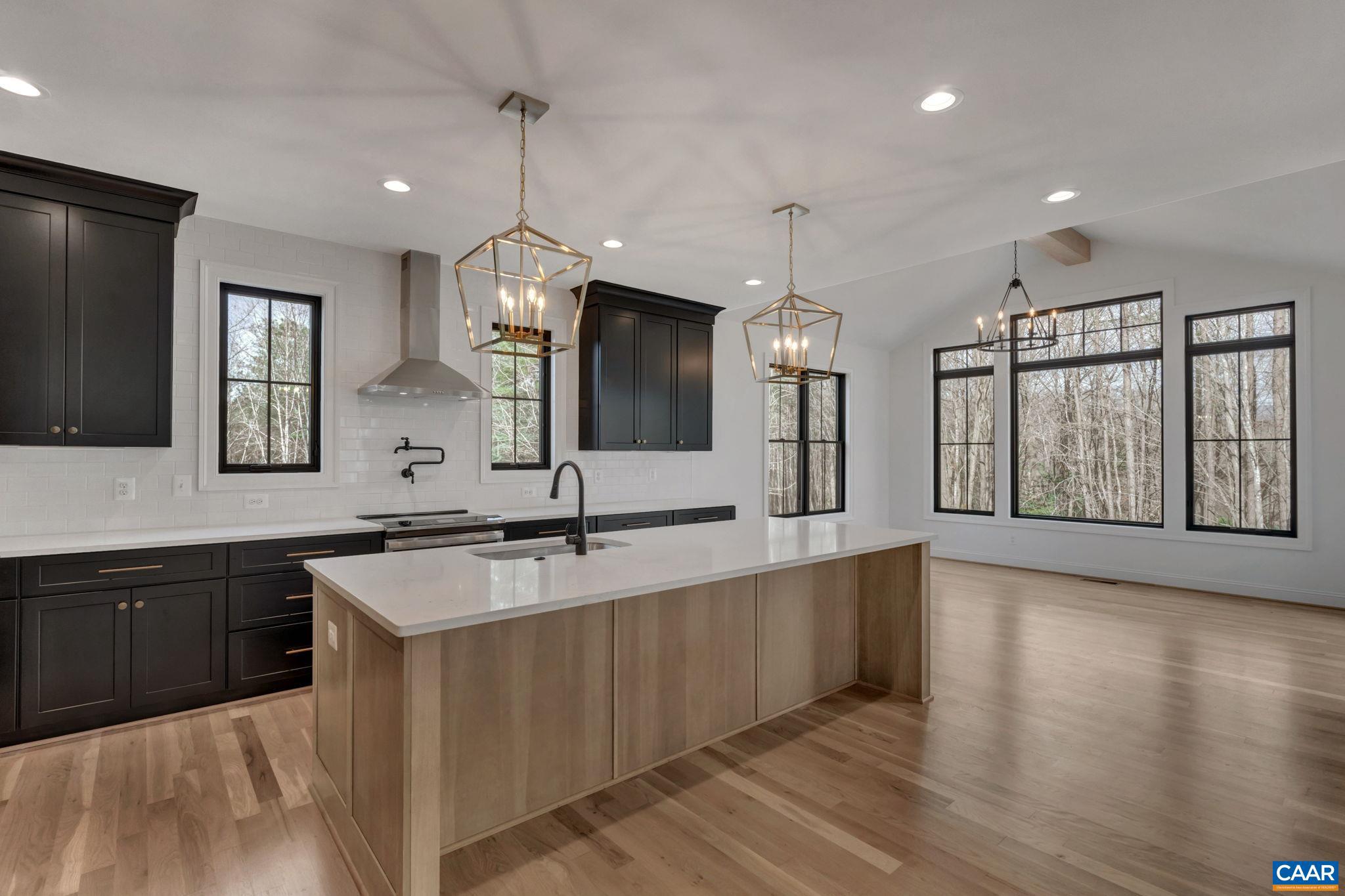 MONTGOMERY RIDGE - Residential