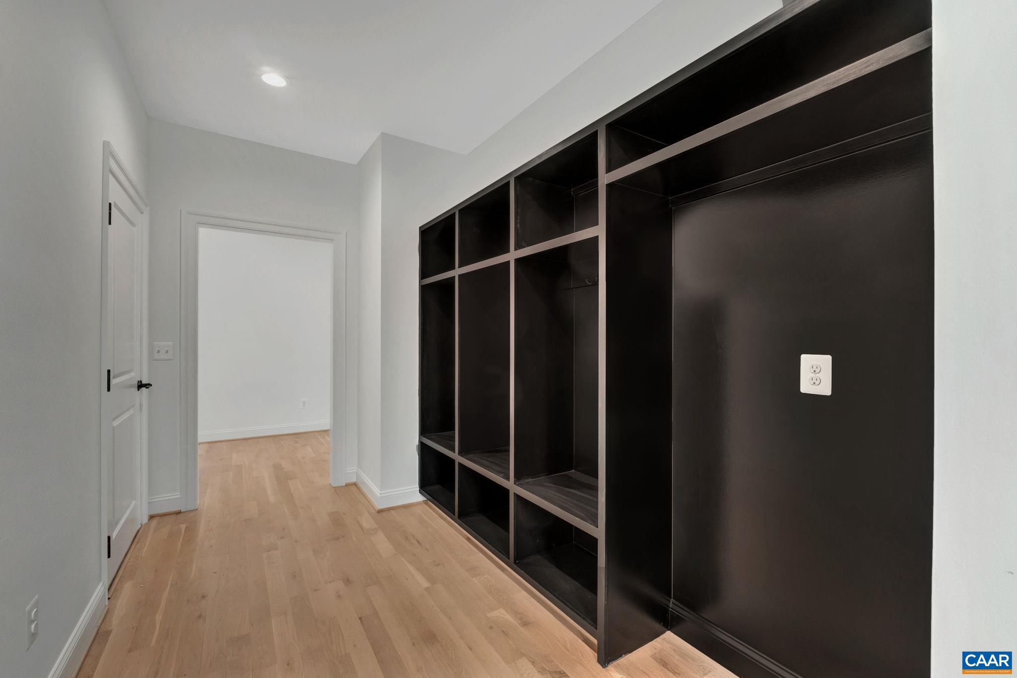MONTGOMERY RIDGE - Residential