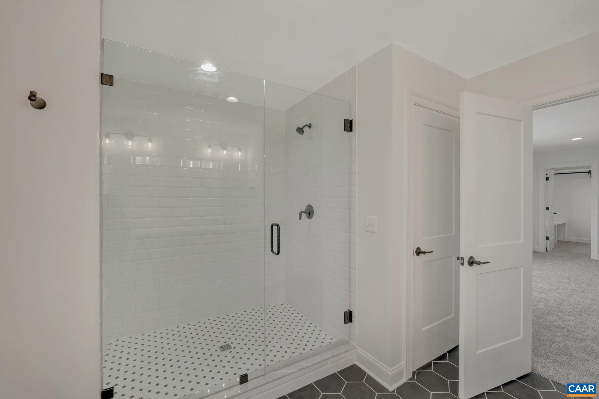 MONTGOMERY RIDGE - Residential