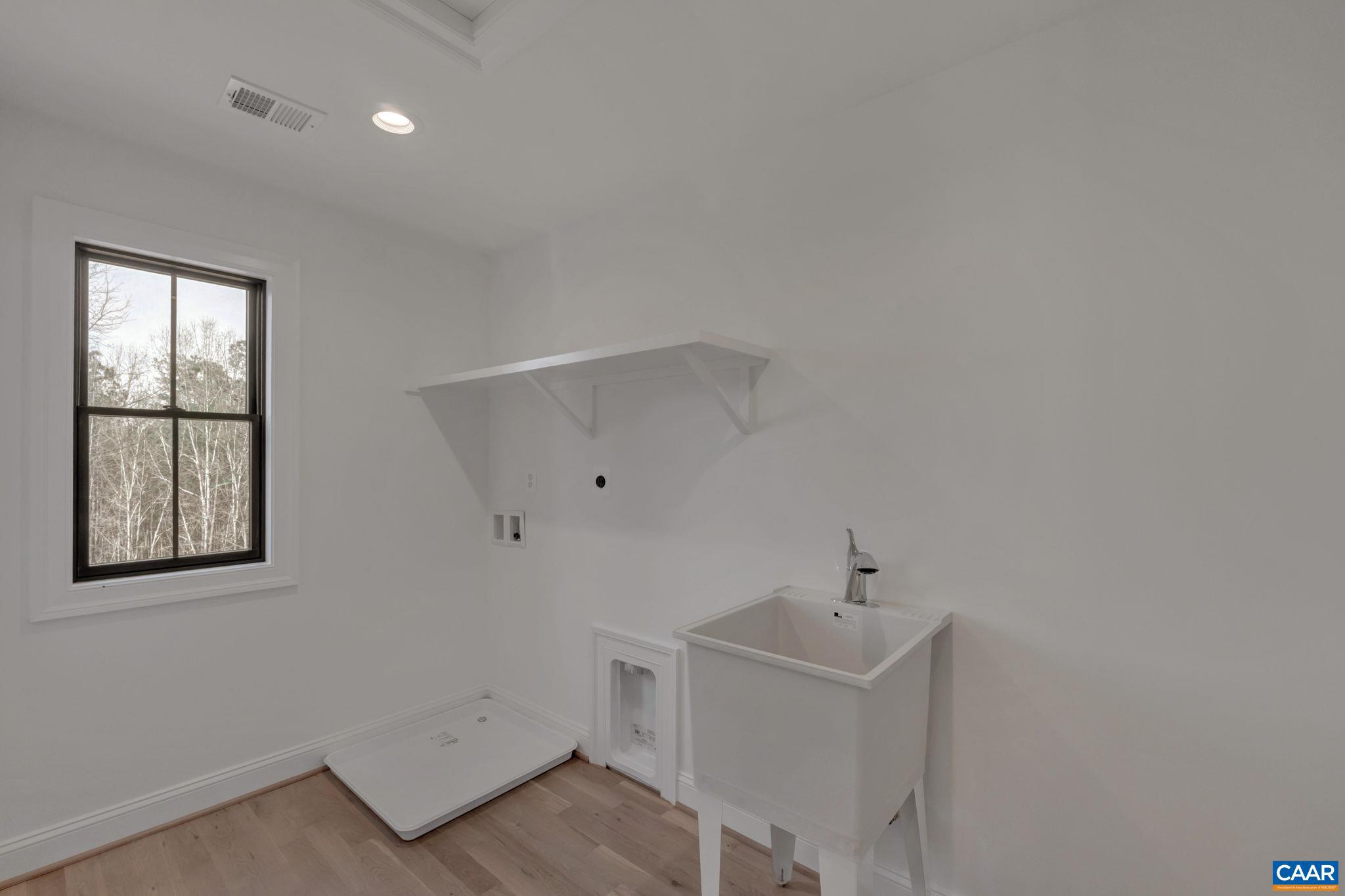MONTGOMERY RIDGE - Residential
