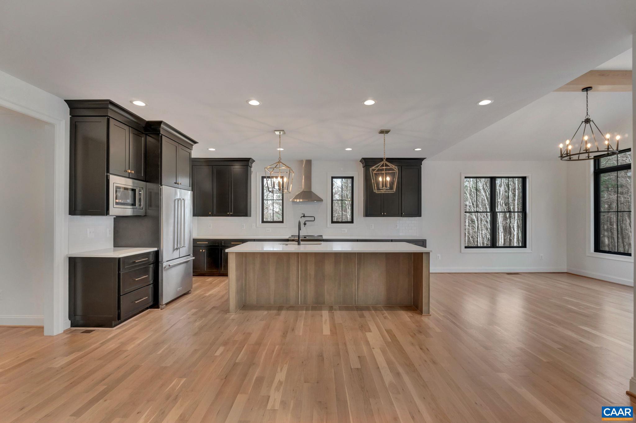 MONTGOMERY RIDGE - Residential