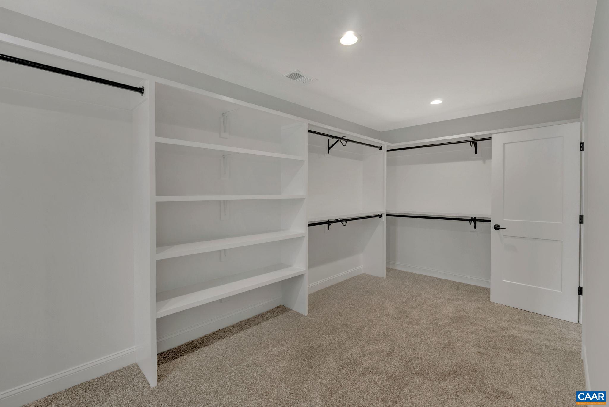 MONTGOMERY RIDGE - Residential