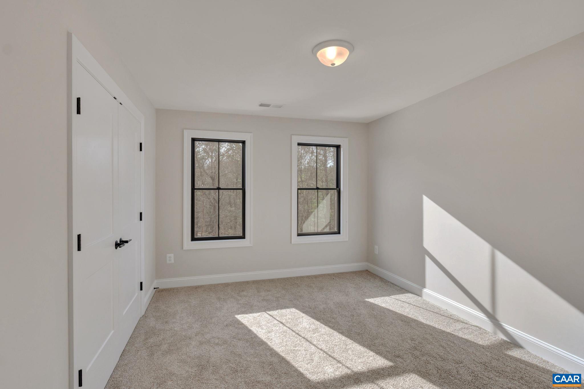 MONTGOMERY RIDGE - Residential