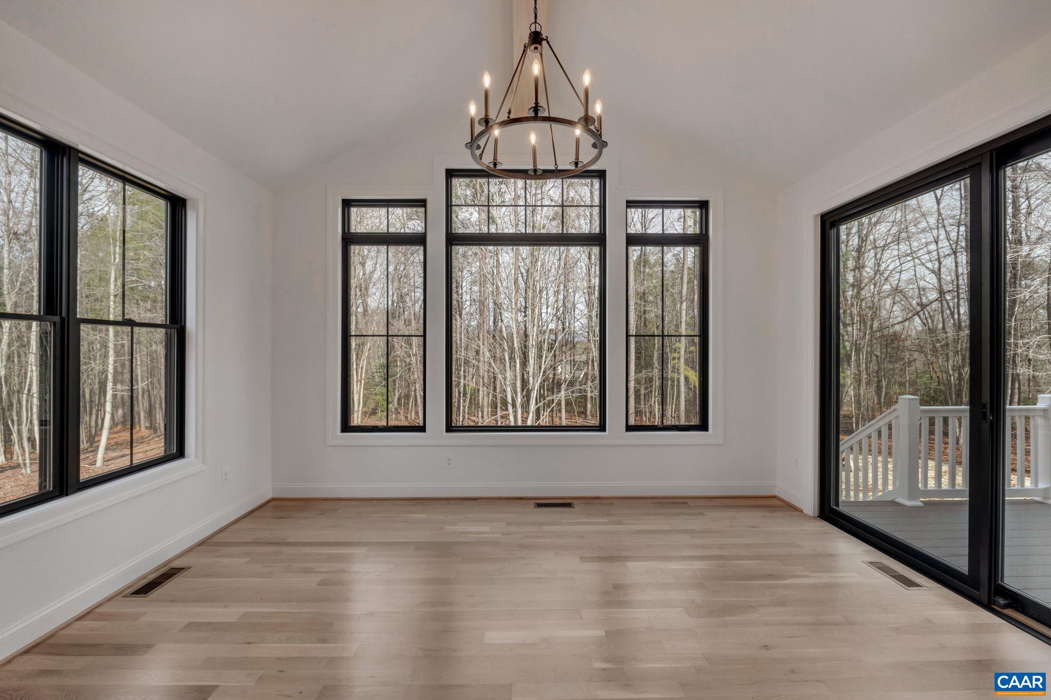 MONTGOMERY RIDGE - Residential