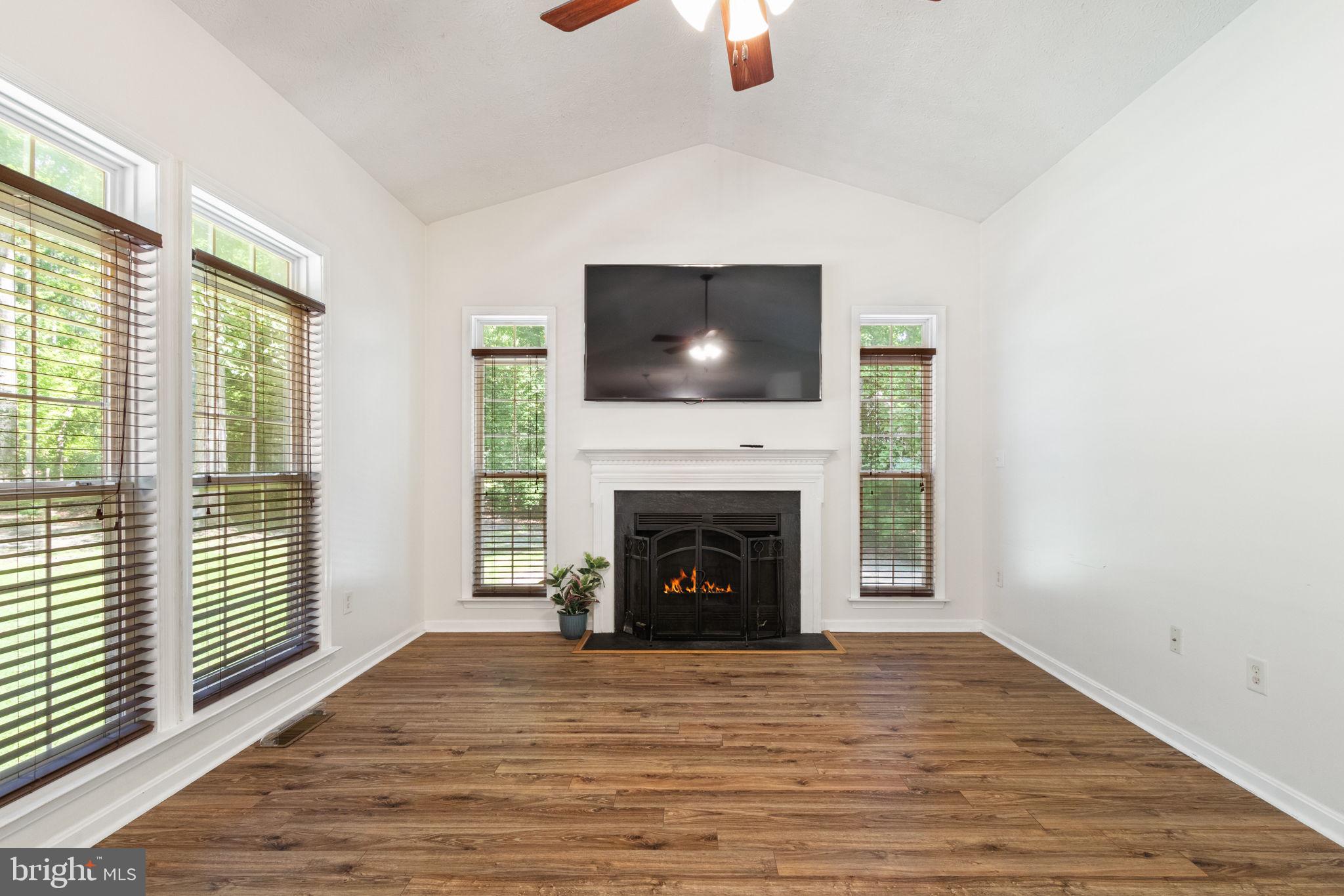 OAKSHIRE WOODS - Residential