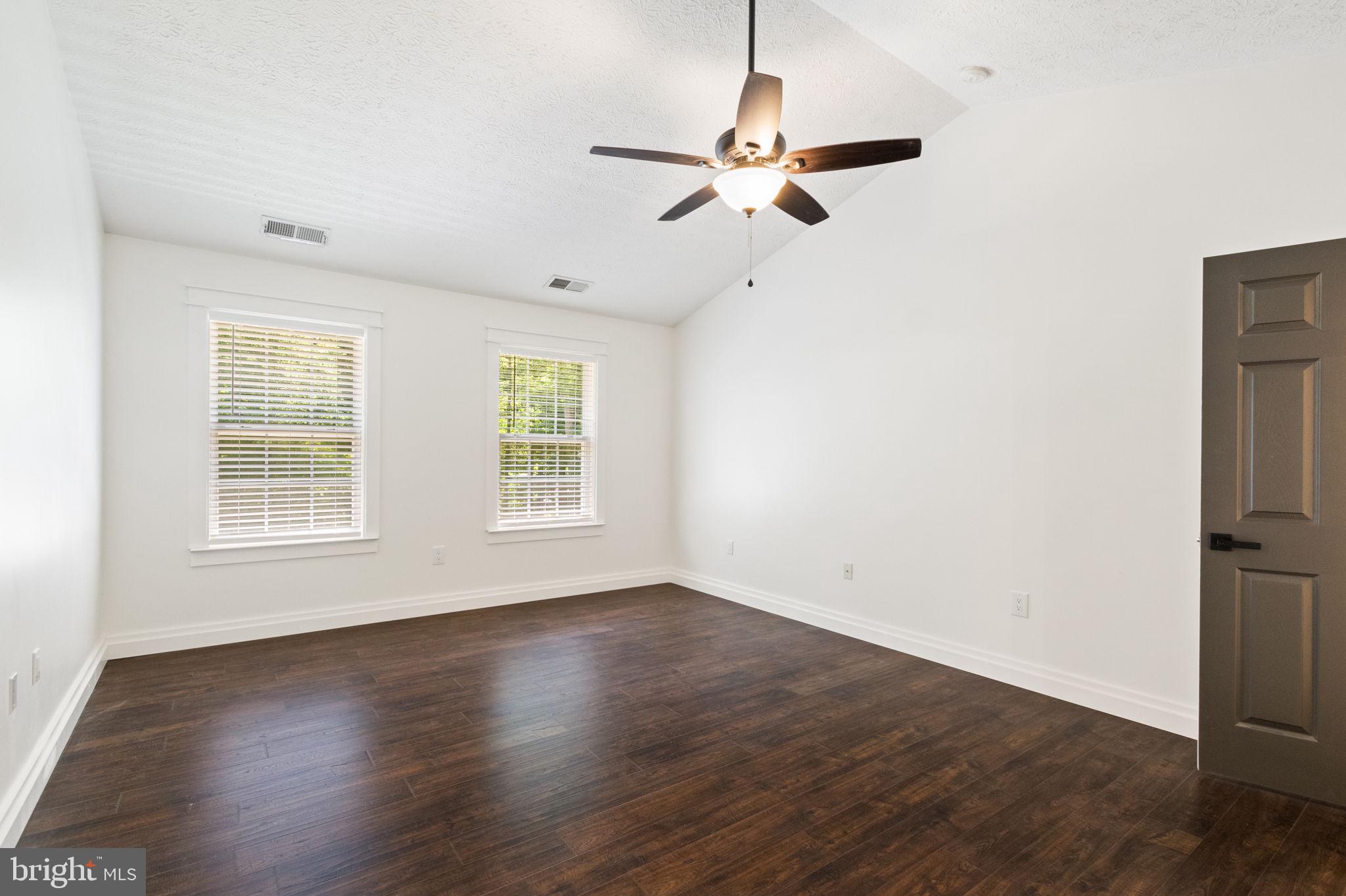 OAKSHIRE WOODS - Residential