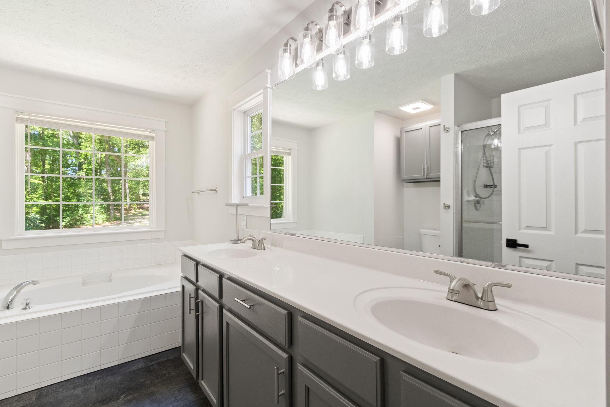 OAKSHIRE WOODS - Residential