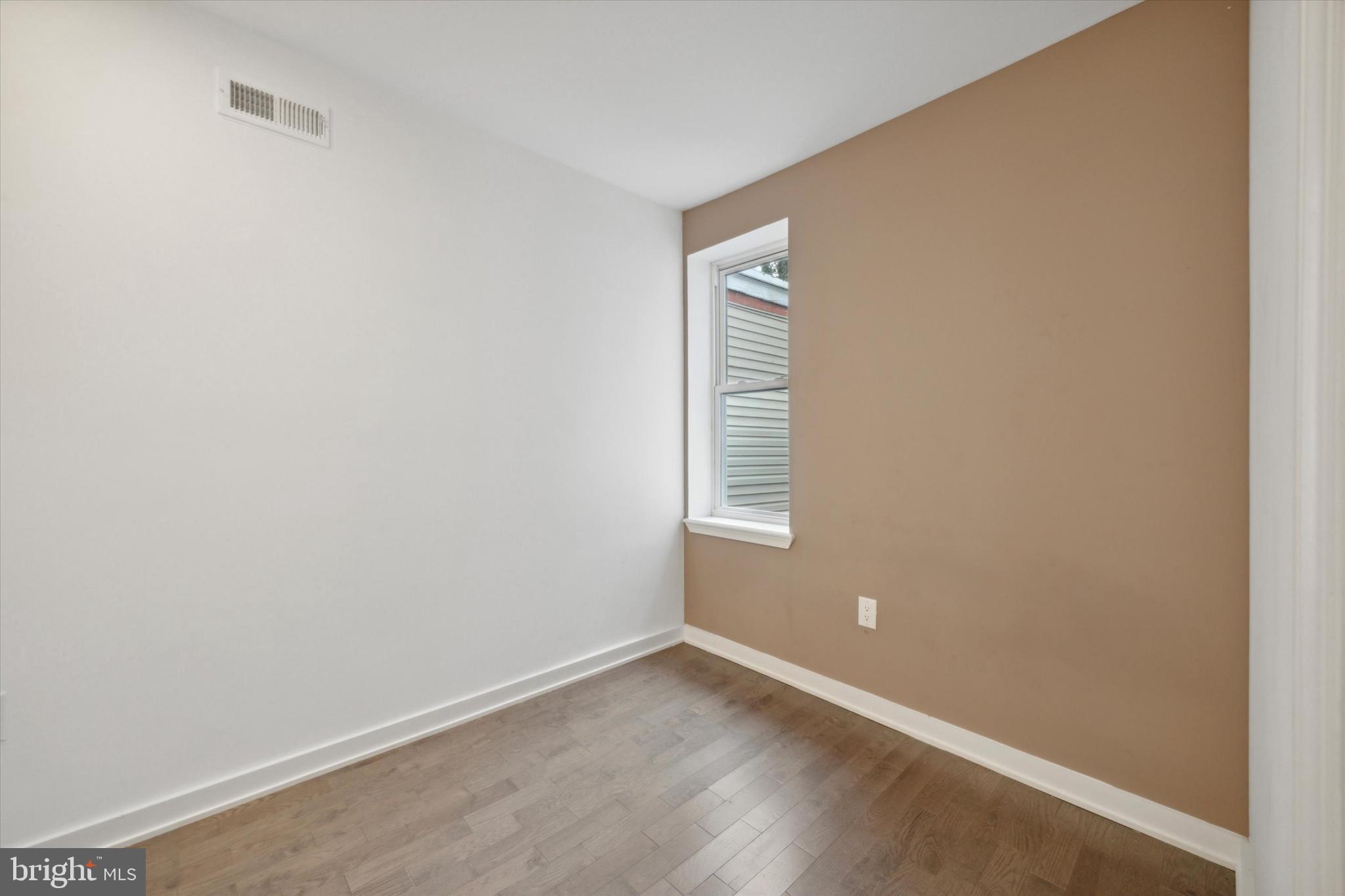 STRAWBERRY MANSION - Residential
