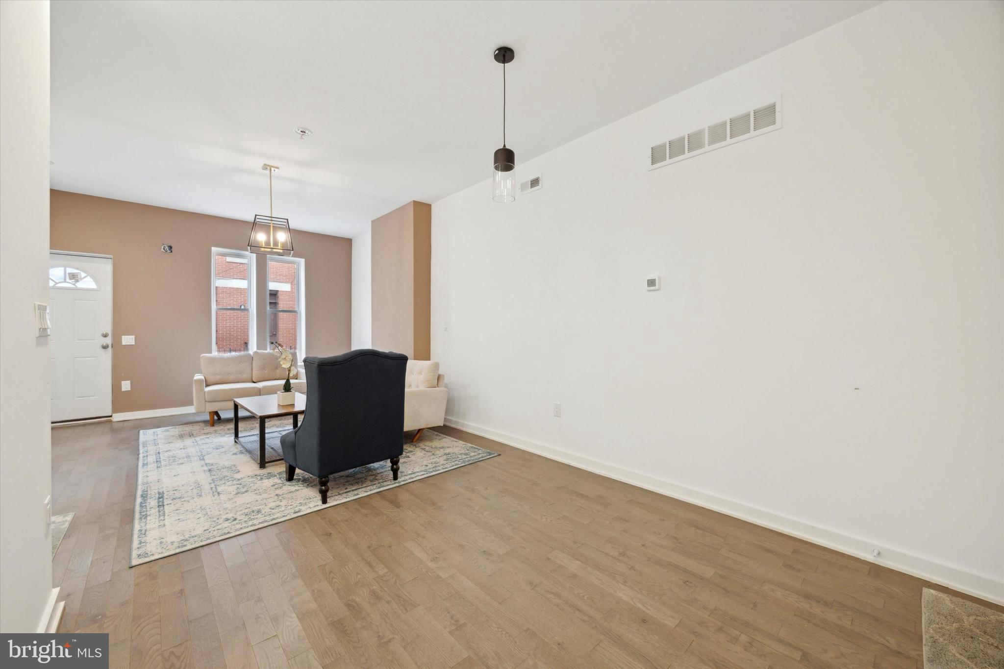 STRAWBERRY MANSION - Residential