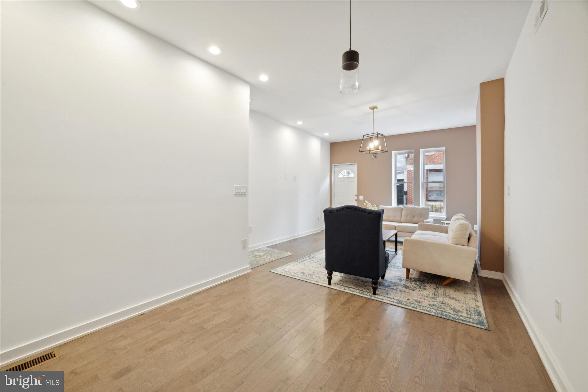 STRAWBERRY MANSION - Residential
