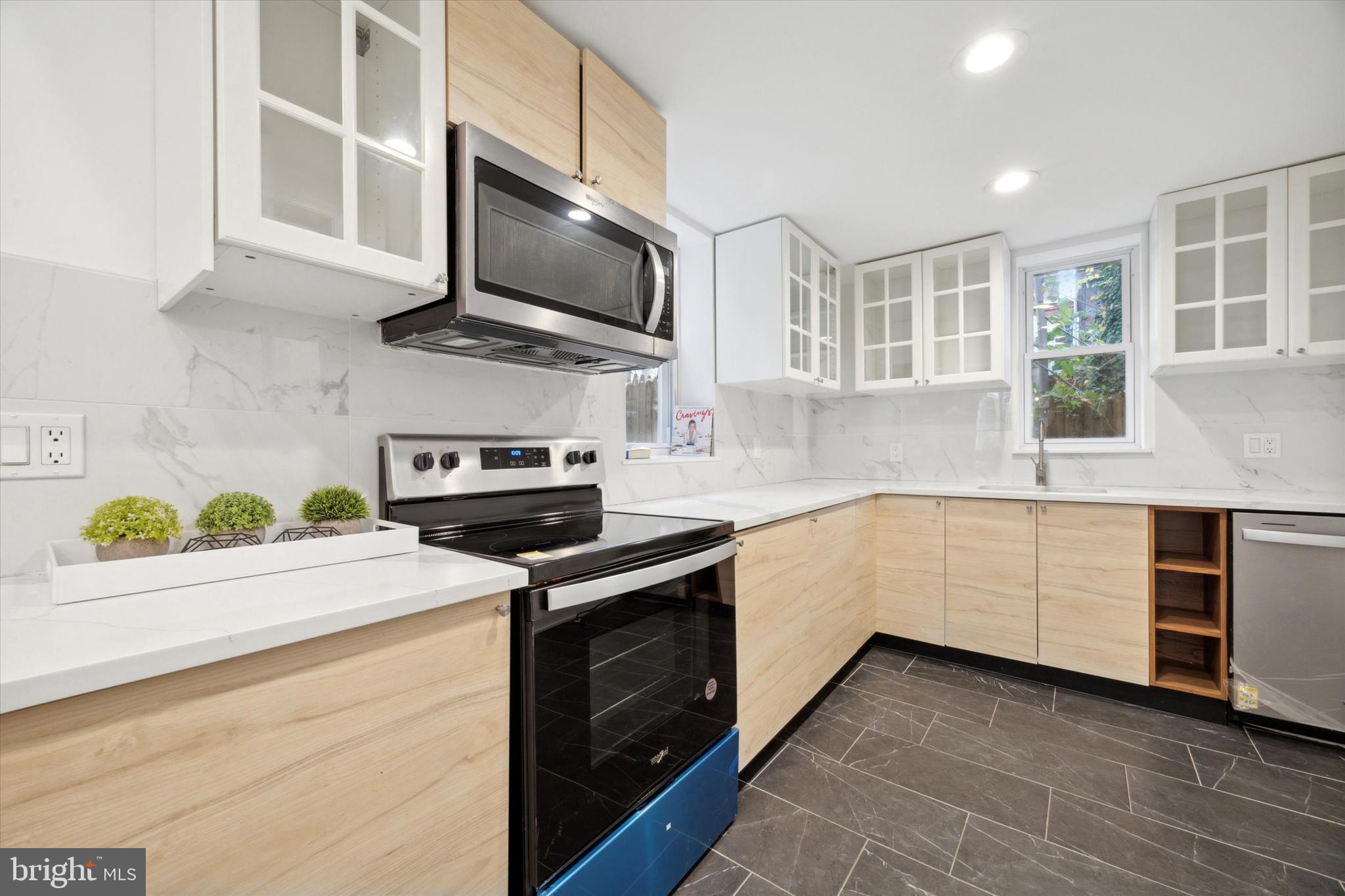 STRAWBERRY MANSION - Residential