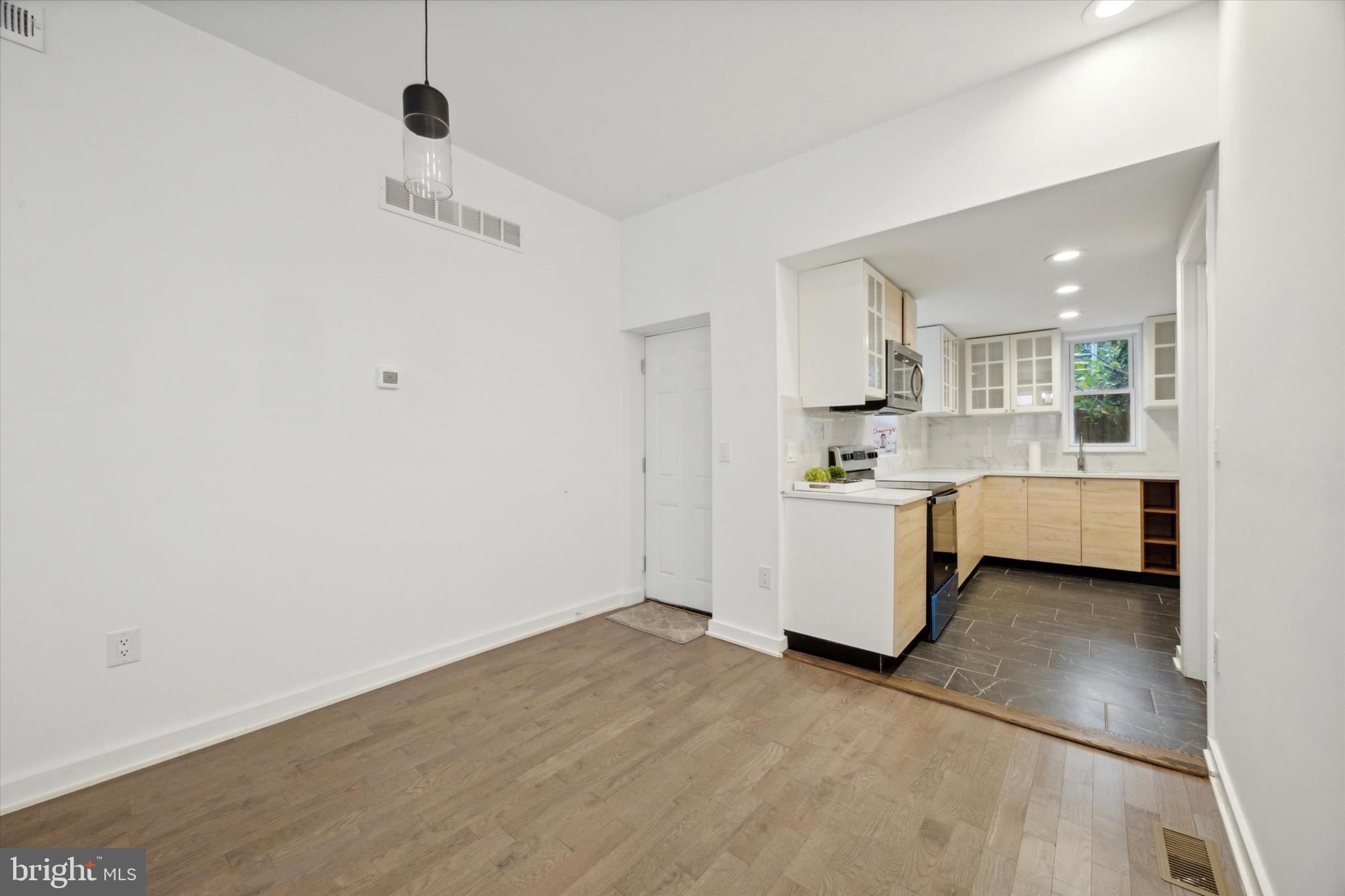 STRAWBERRY MANSION - Residential