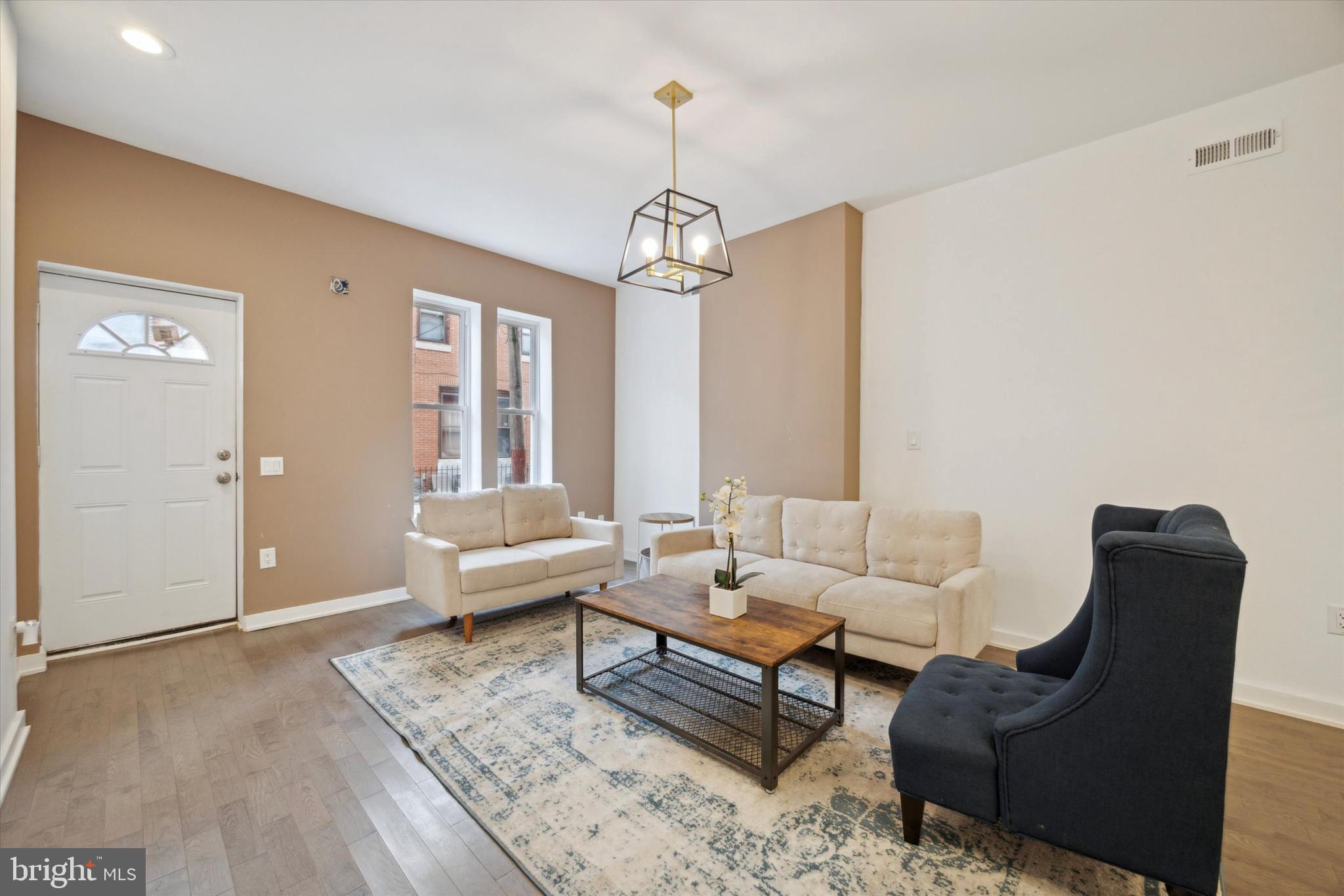 STRAWBERRY MANSION - Residential