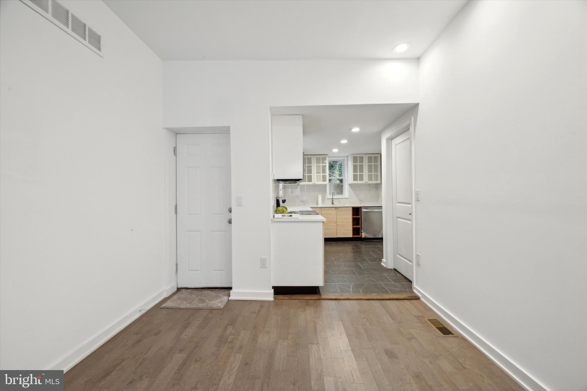 STRAWBERRY MANSION - Residential