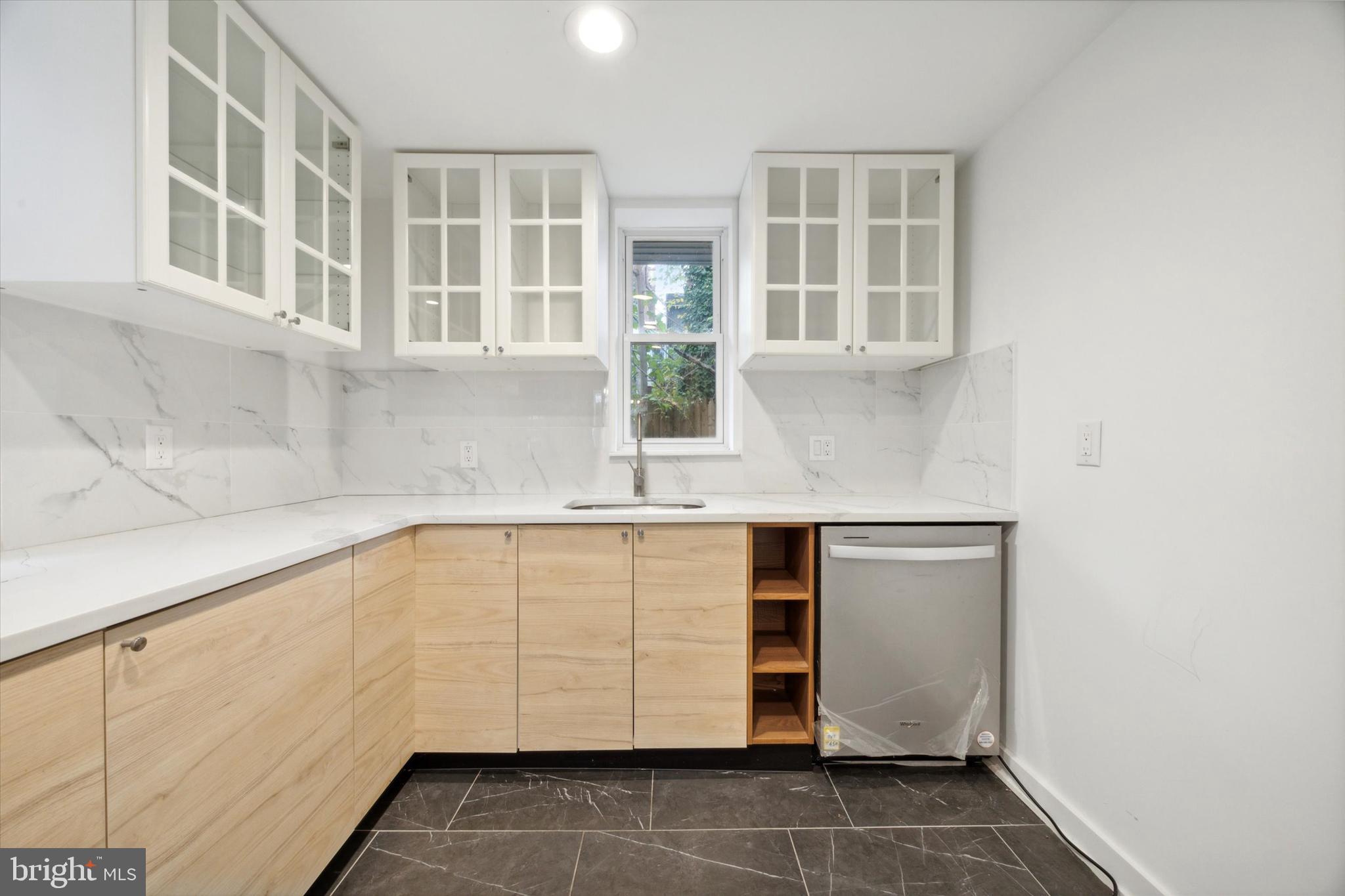 STRAWBERRY MANSION - Residential