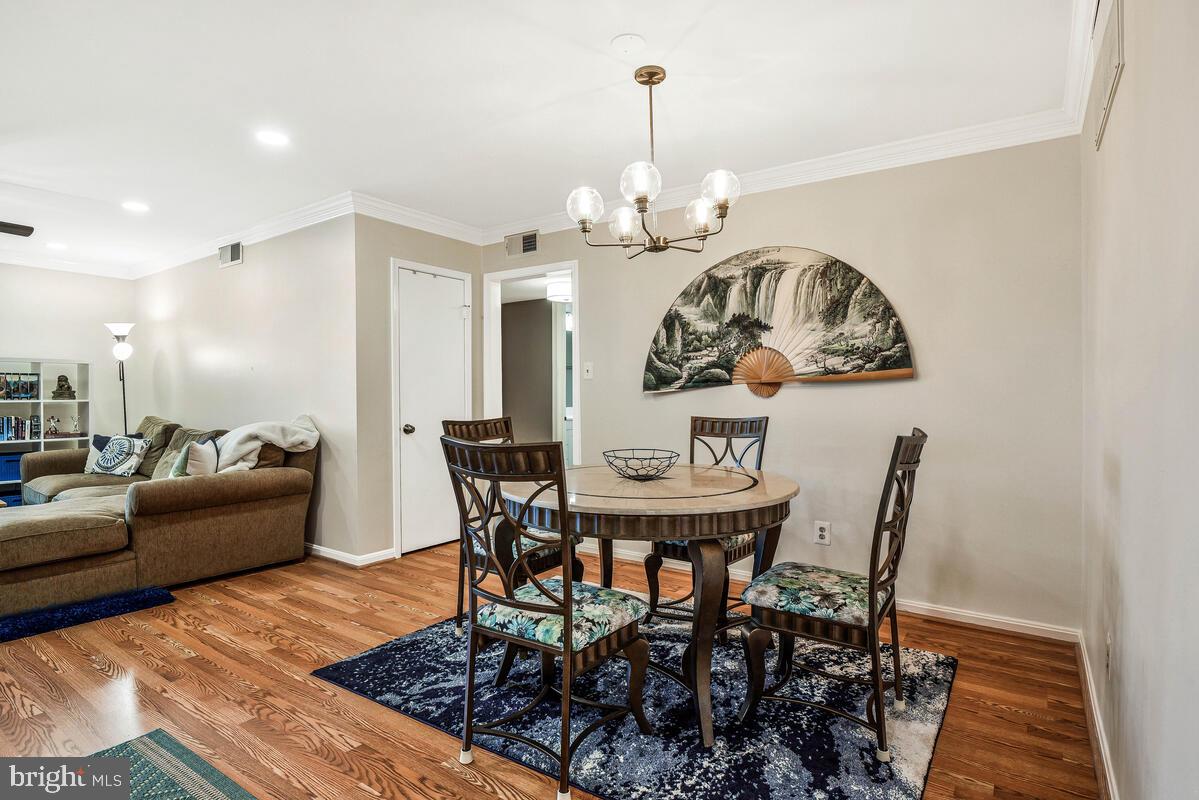 CHATEAUX CONDO - Residential