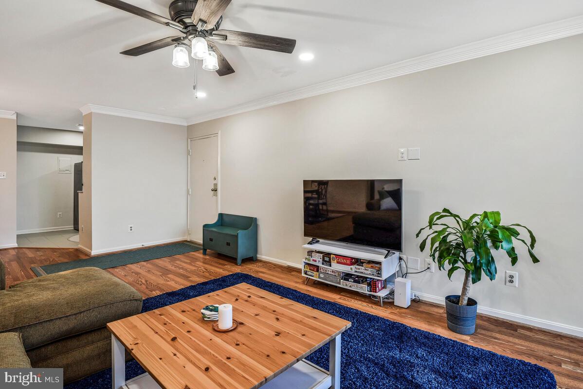 CHATEAUX CONDO - Residential
