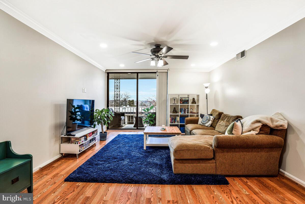 CHATEAUX CONDO - Residential