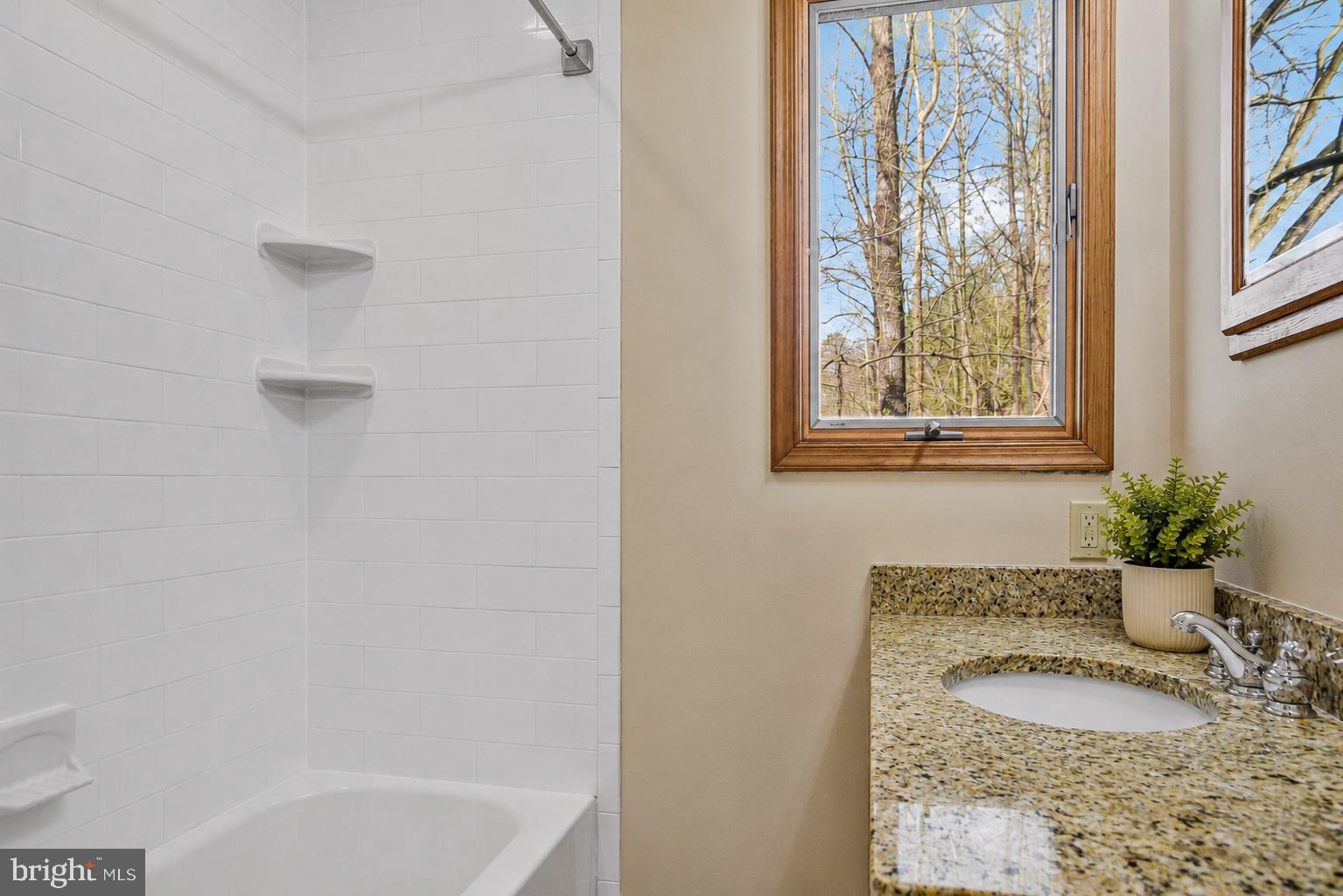 BENEDICT FARMS - Residential