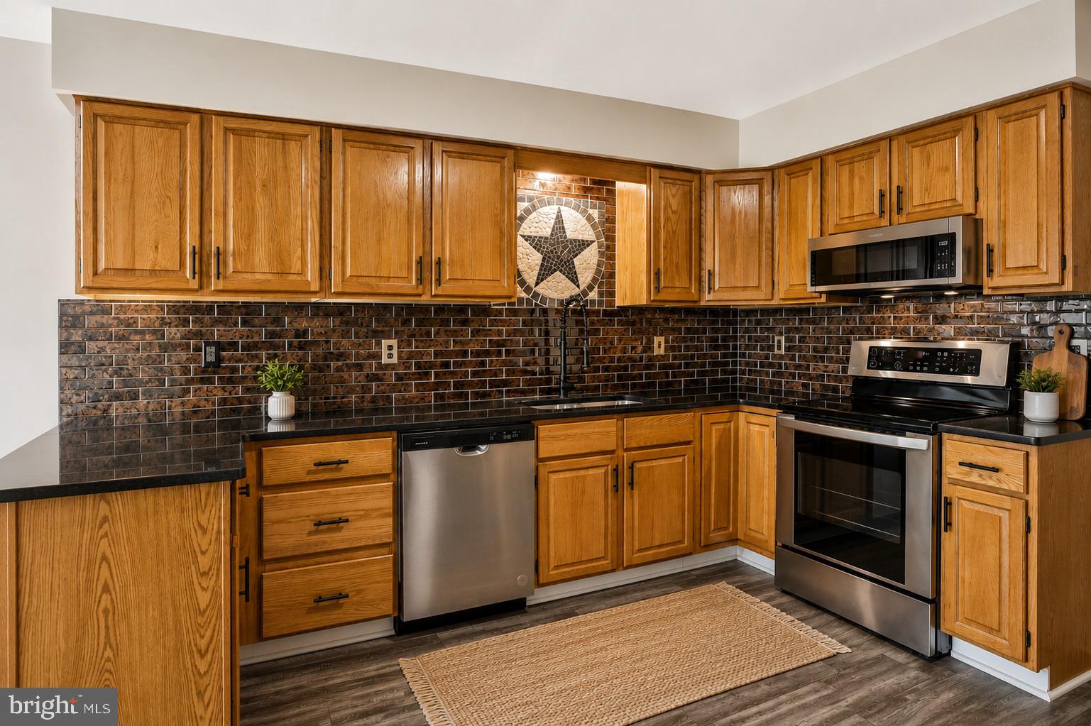 BENEDICT FARMS - Residential