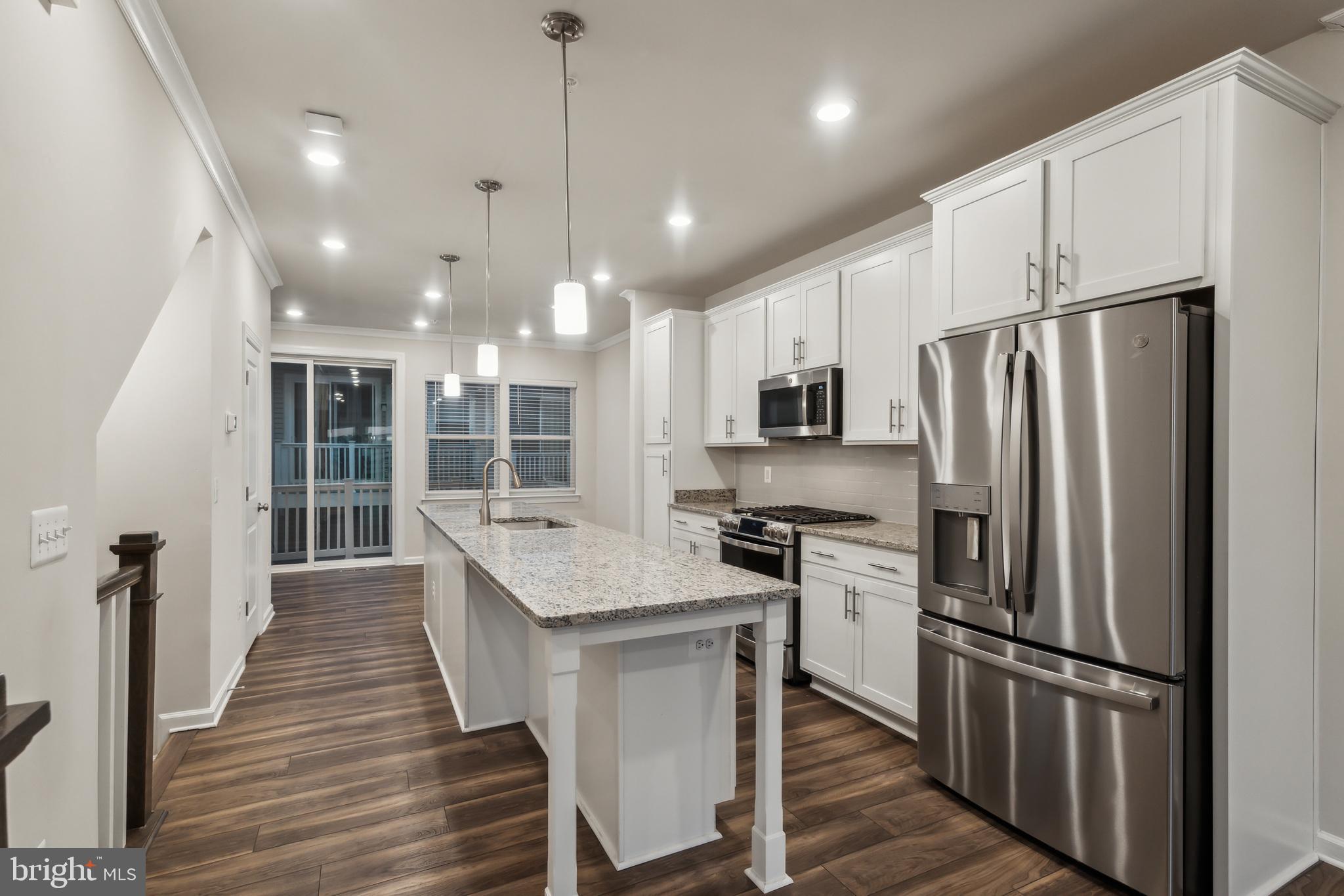 SHADY GROVE - Residential