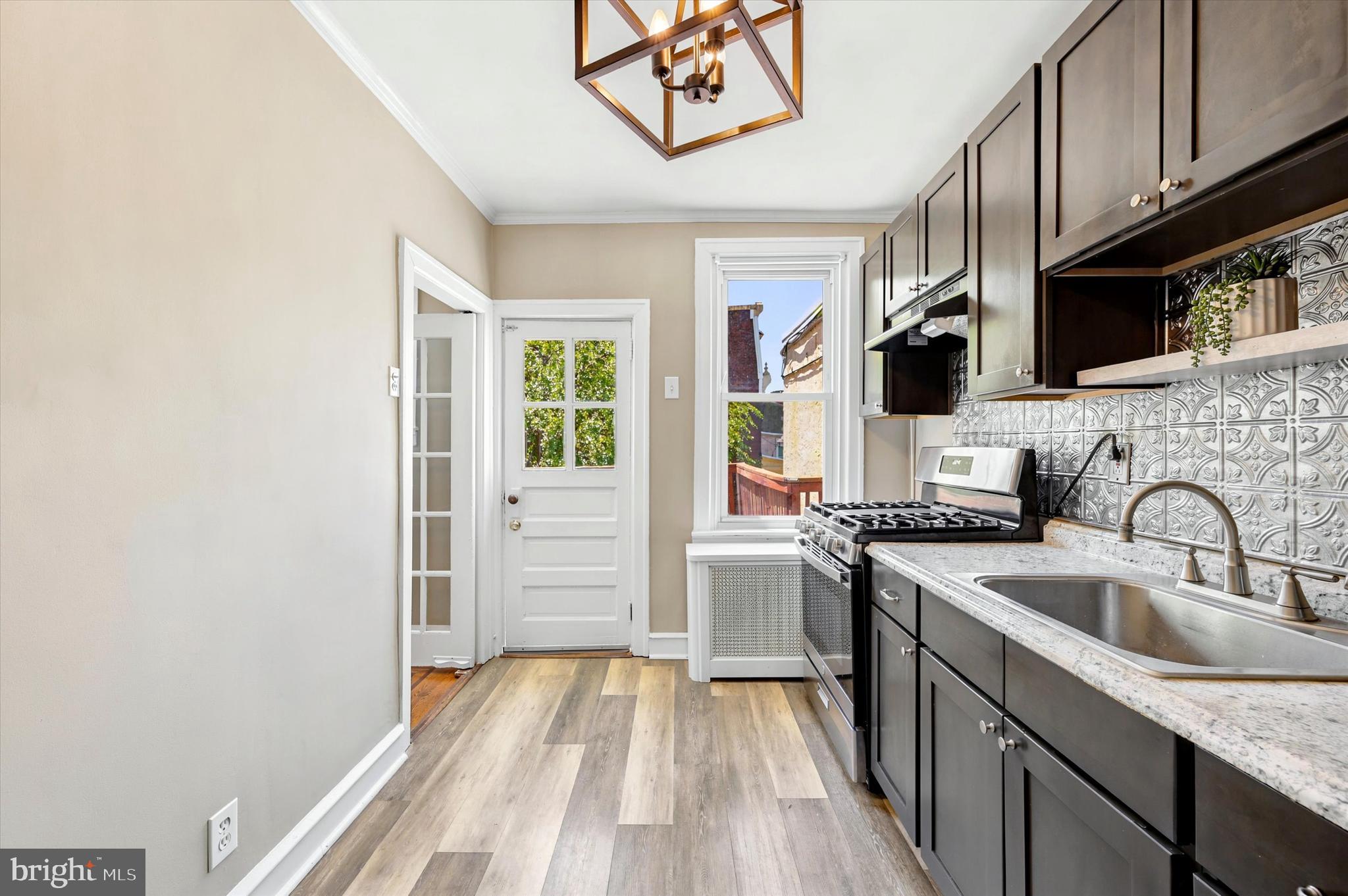 EAST FALLS - Residential