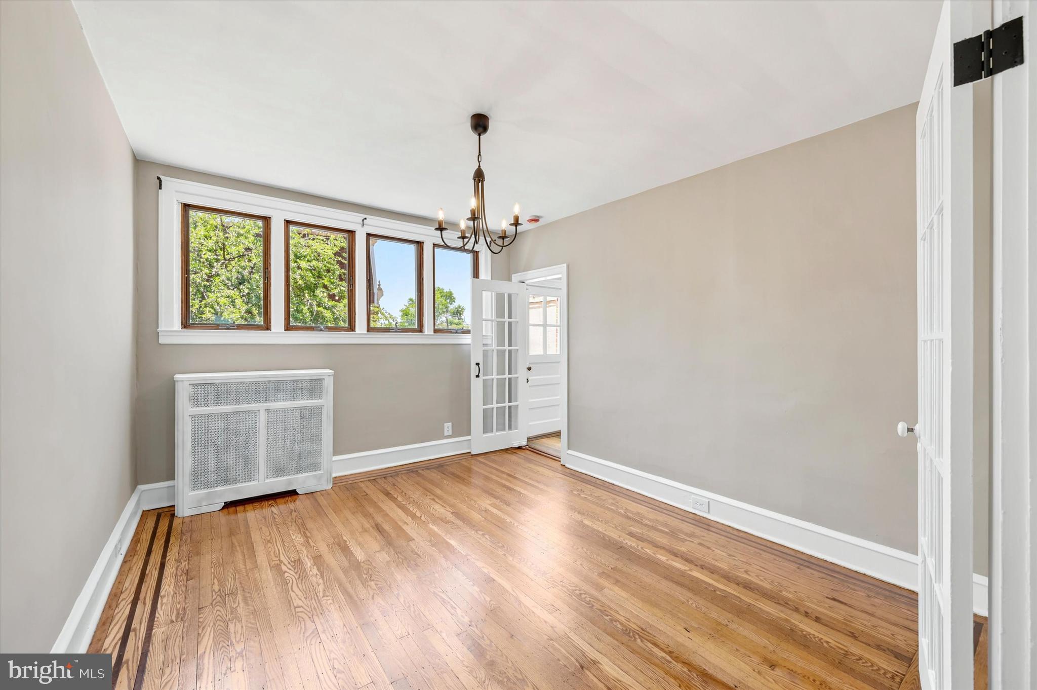 EAST FALLS - Residential