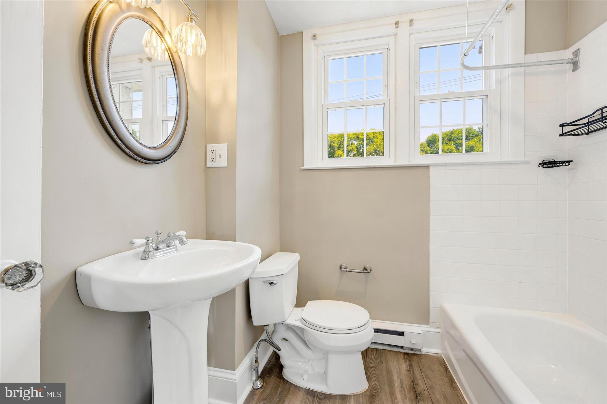EAST FALLS - Residential