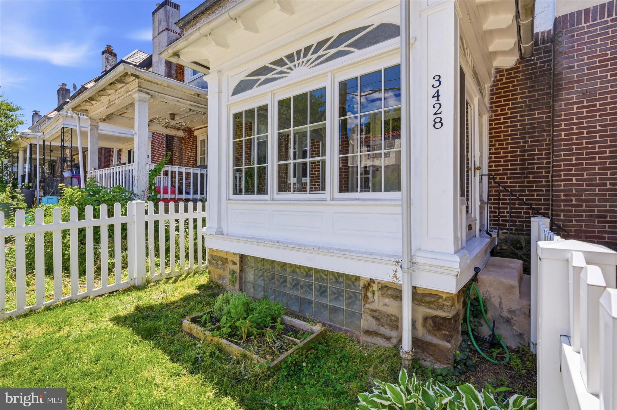 EAST FALLS - Residential
