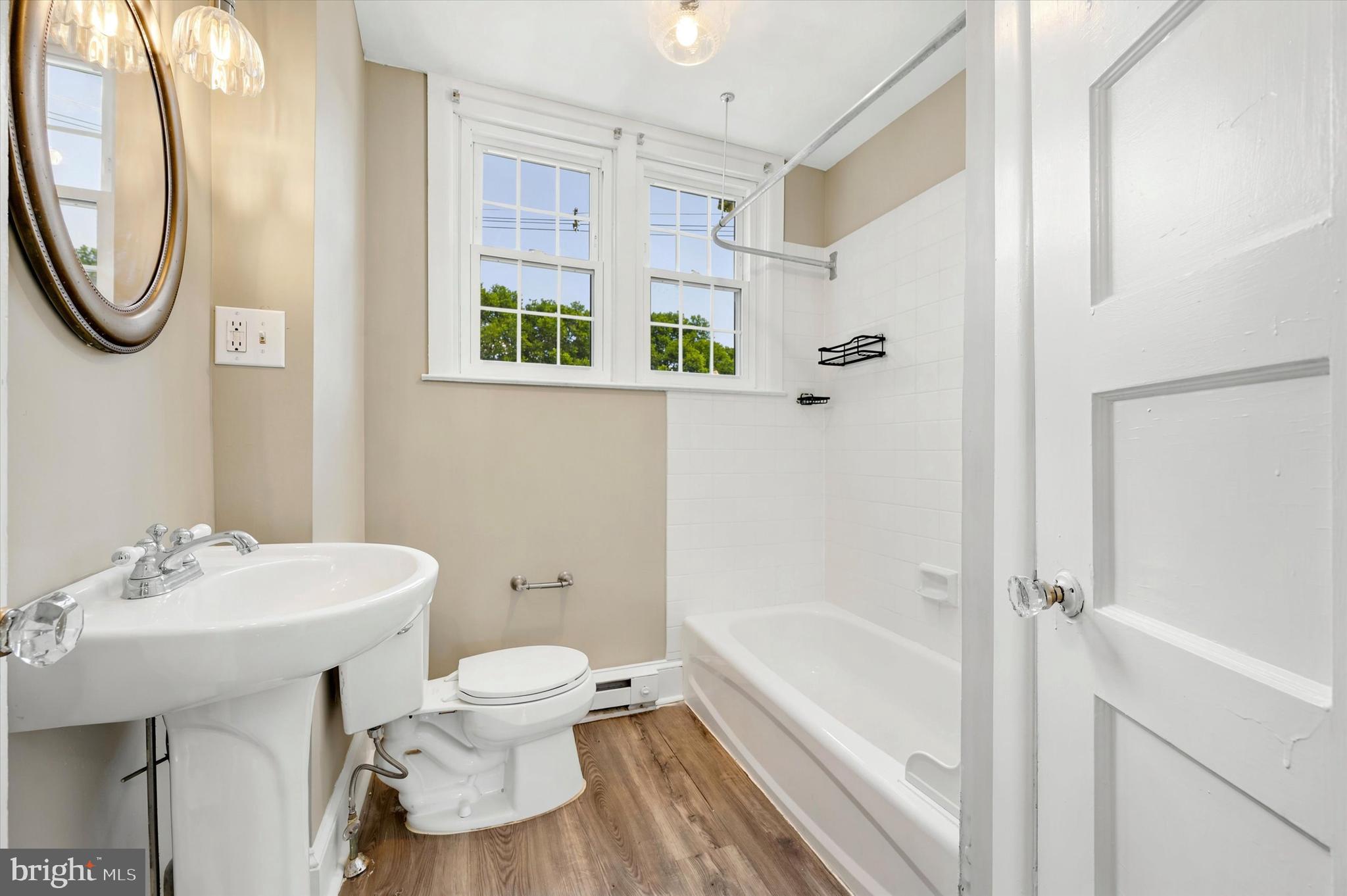 EAST FALLS - Residential
