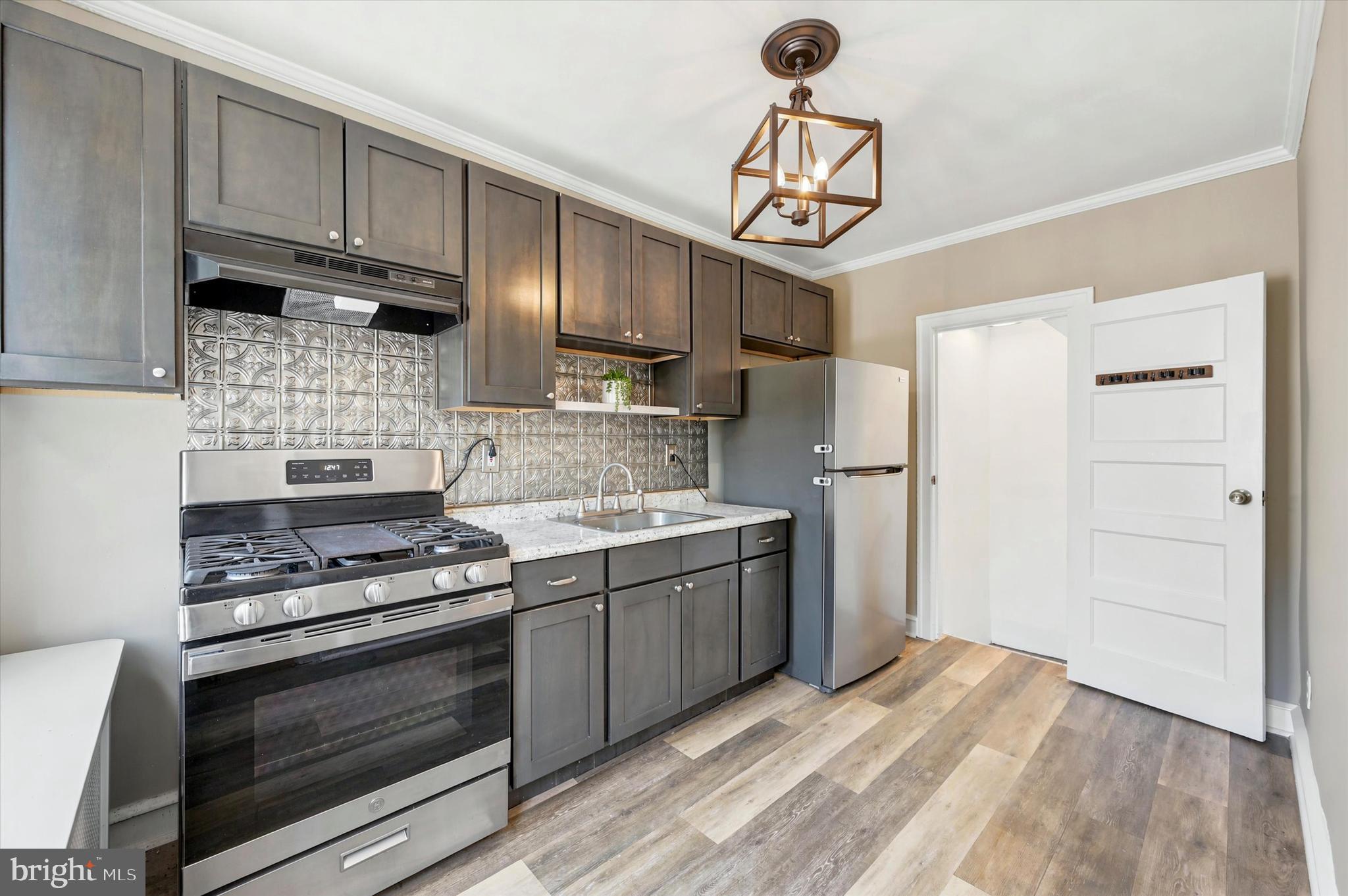EAST FALLS - Residential