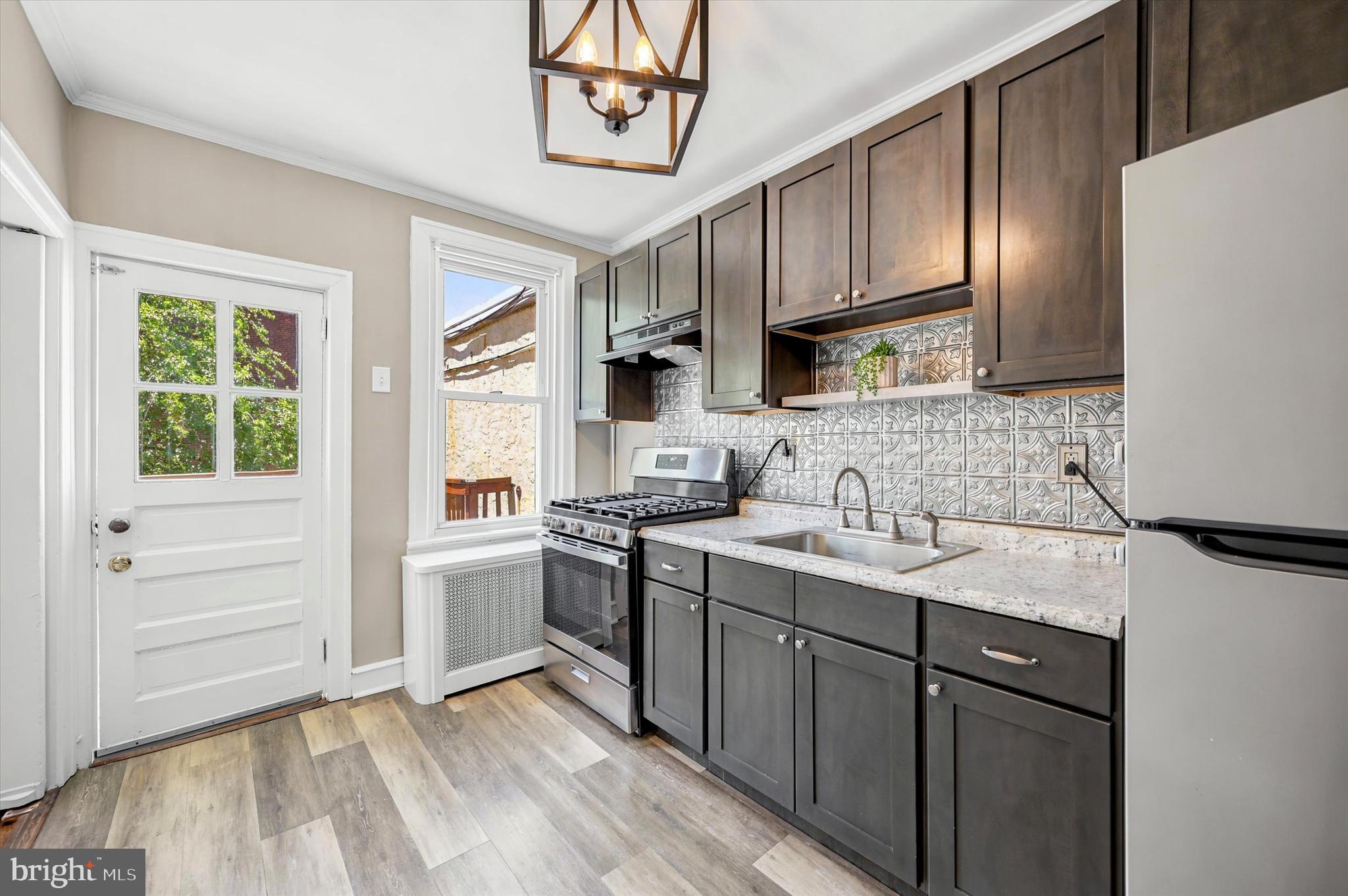 EAST FALLS - Residential