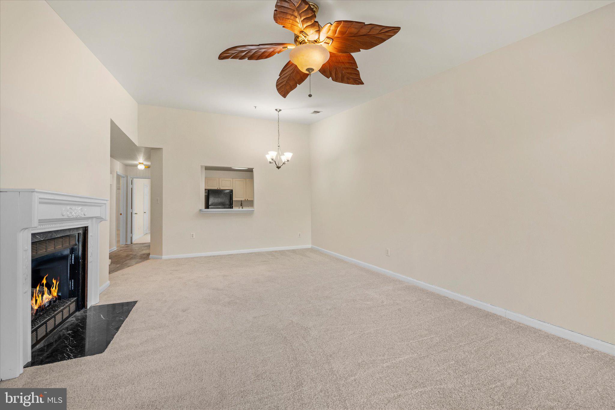 LAKESHORE CONDO - Residential