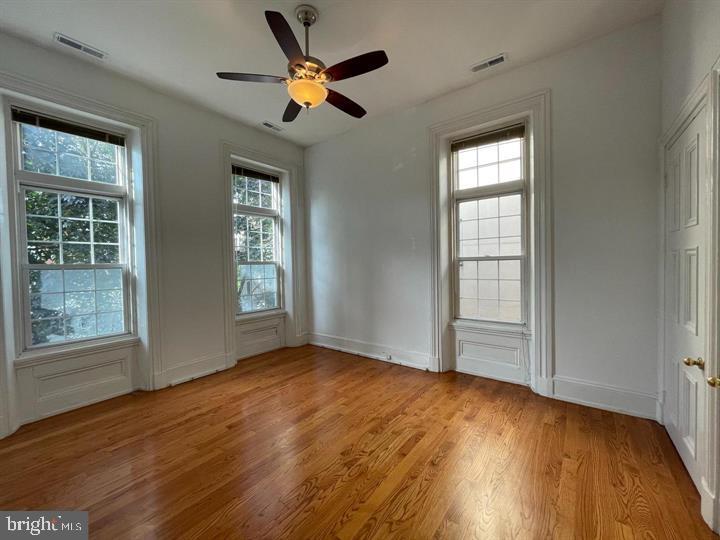 QUEEN VILLAGE - Residential Income