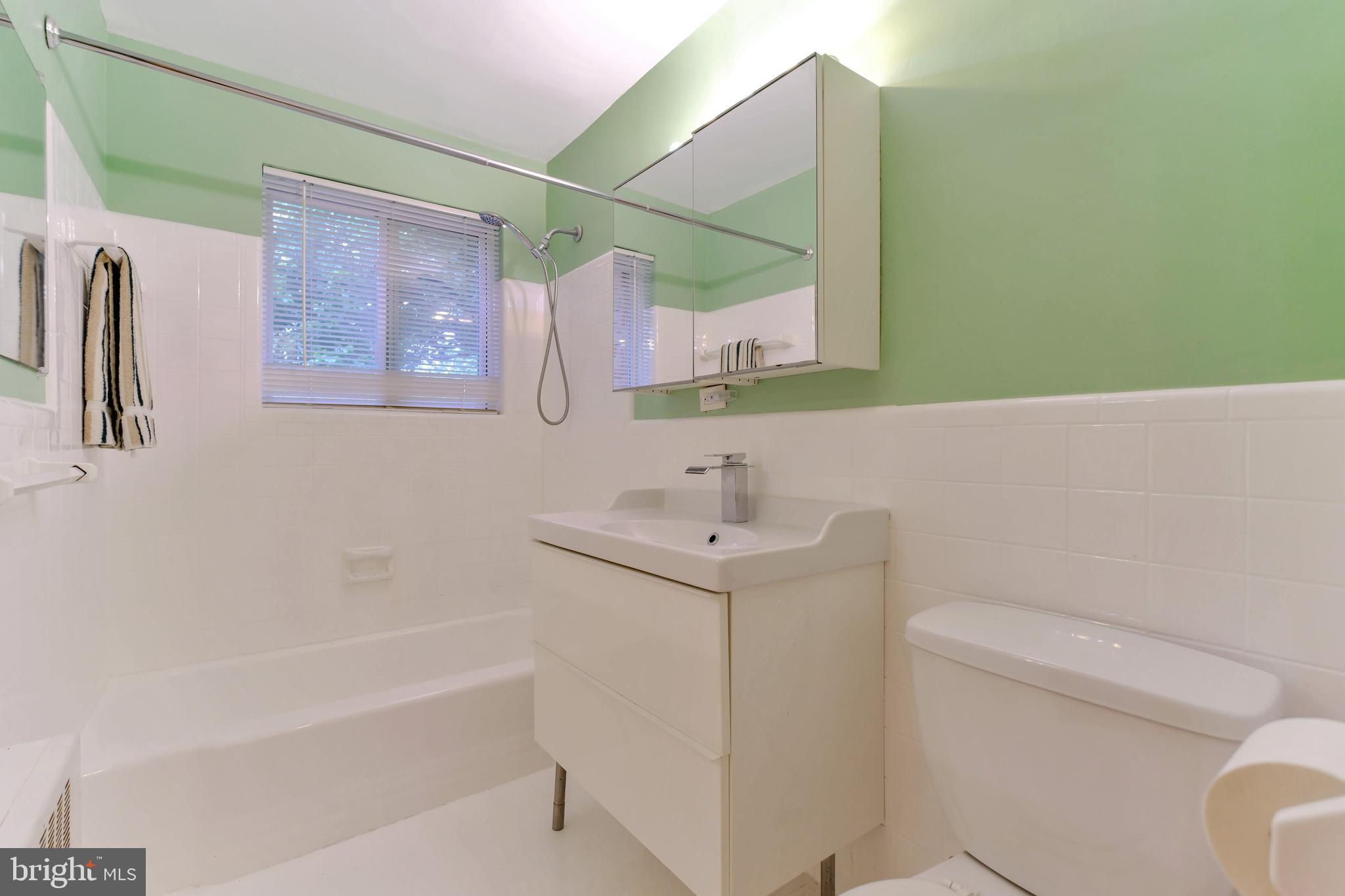 COLUMBIA KNOLL - Residential