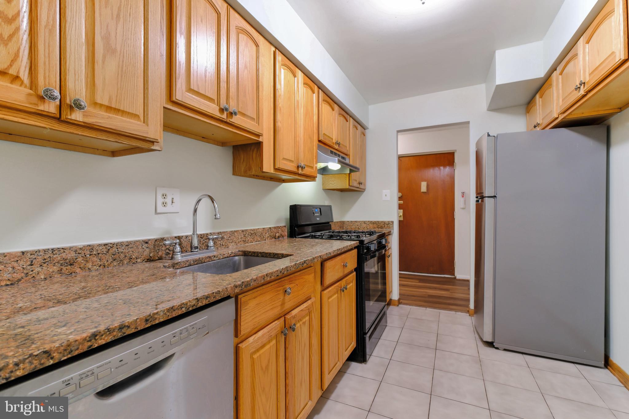 COLUMBIA KNOLL - Residential