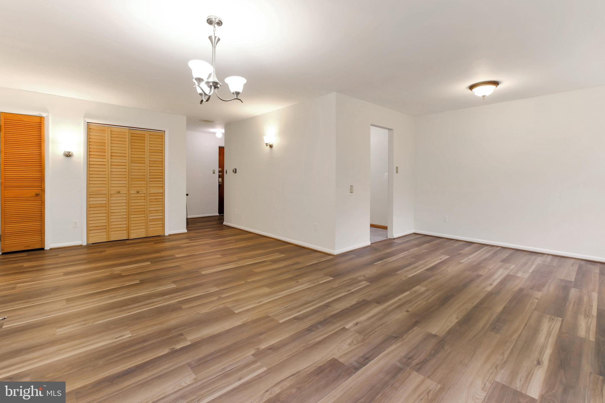 COLUMBIA KNOLL - Residential