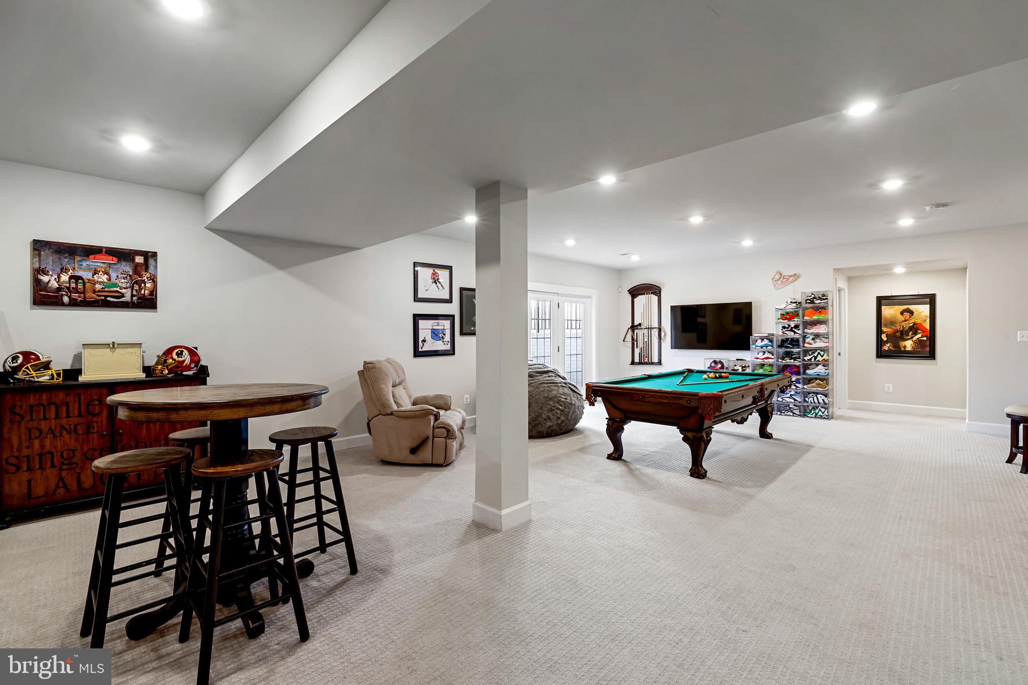 VIRGINIA CROSSING - Residential