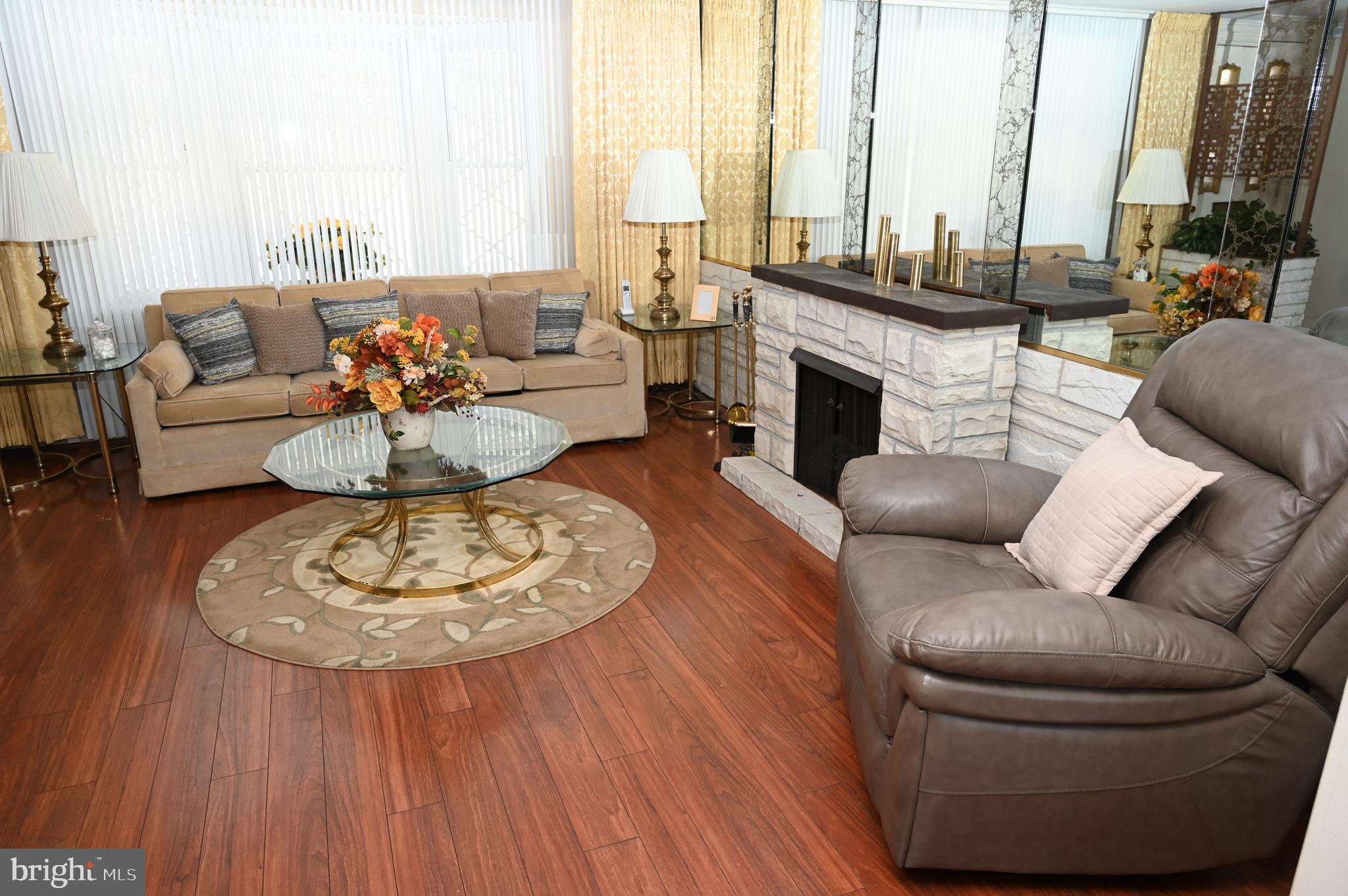 WEST OAK LANE - Residential